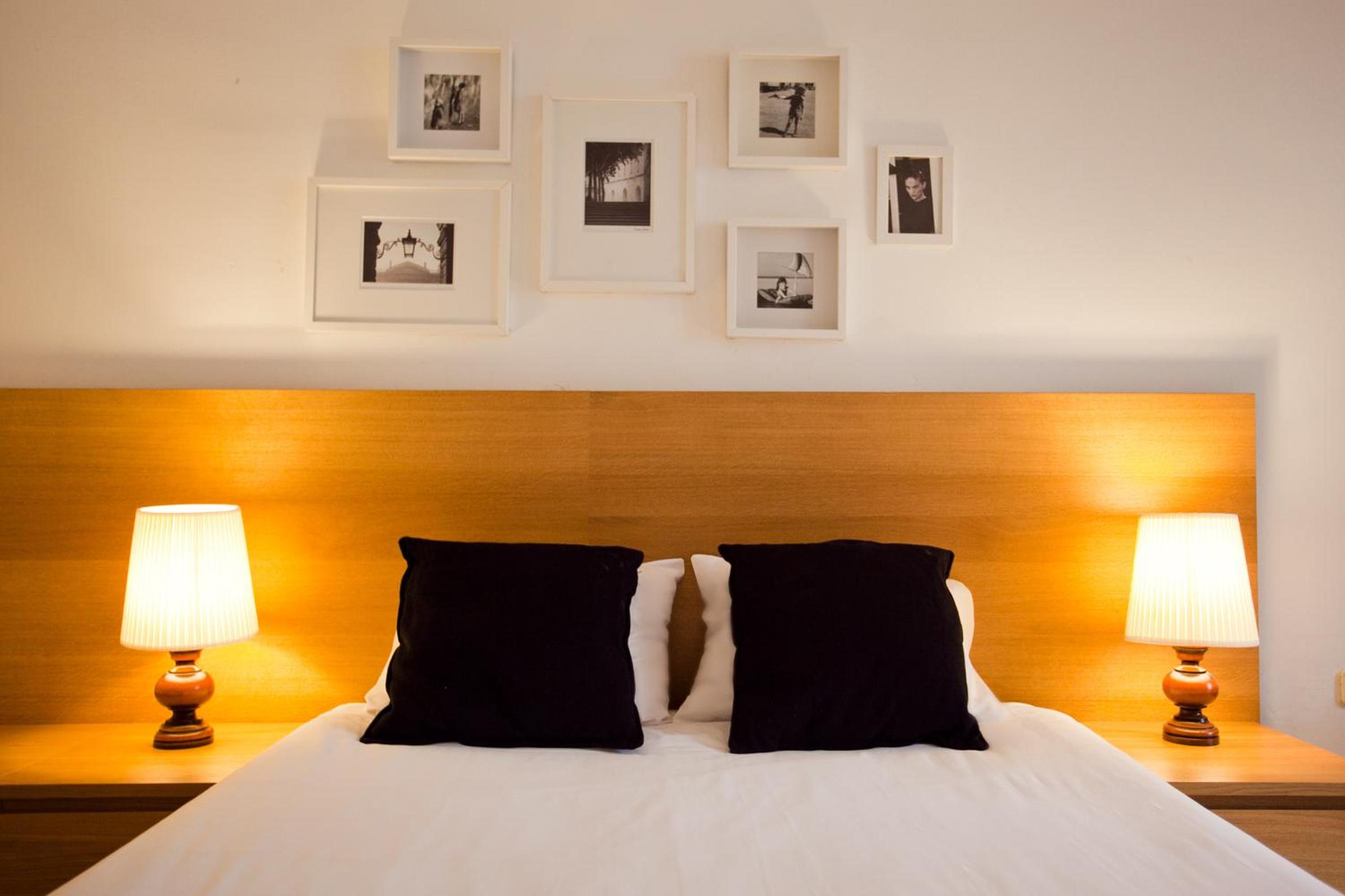 Apartamento de cuatro habitaciones y cuatro baños.