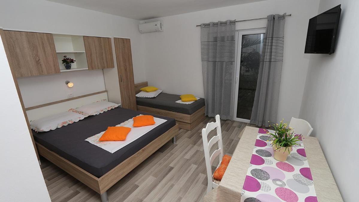 Apartment With Garden View