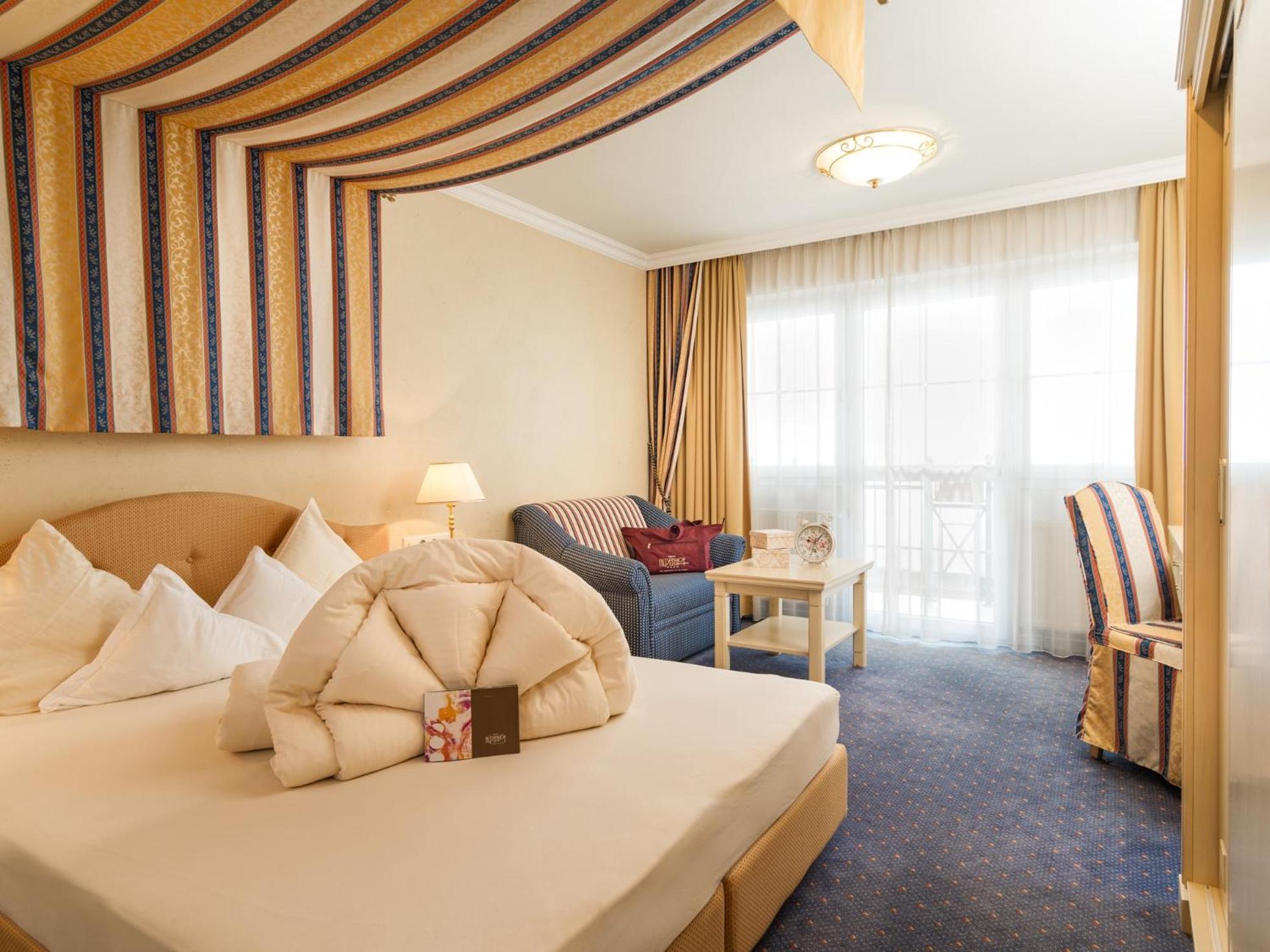 Deluxe Single Room with Balcony photo 3
