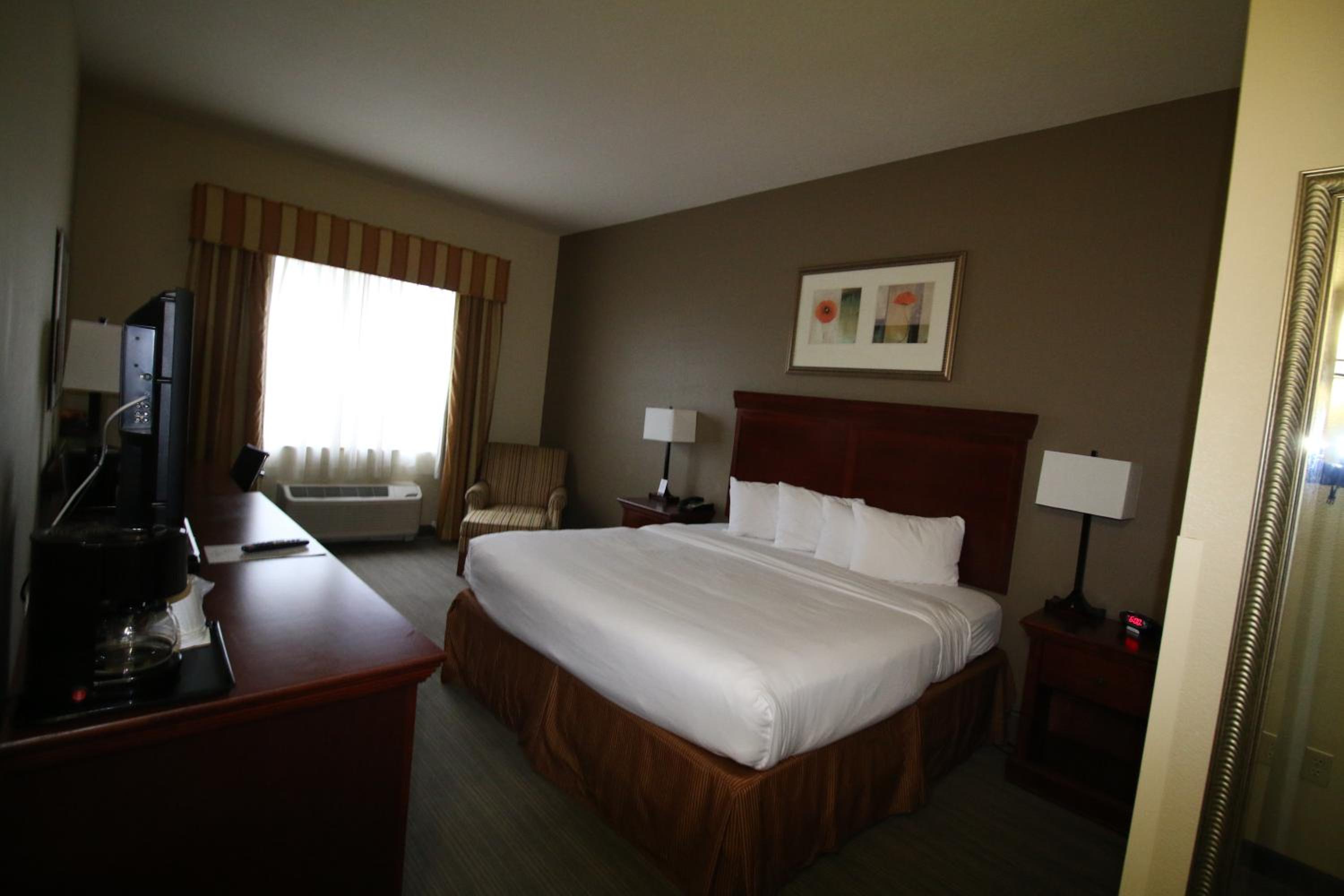 Standard King Room - Non Smoking photo 2
