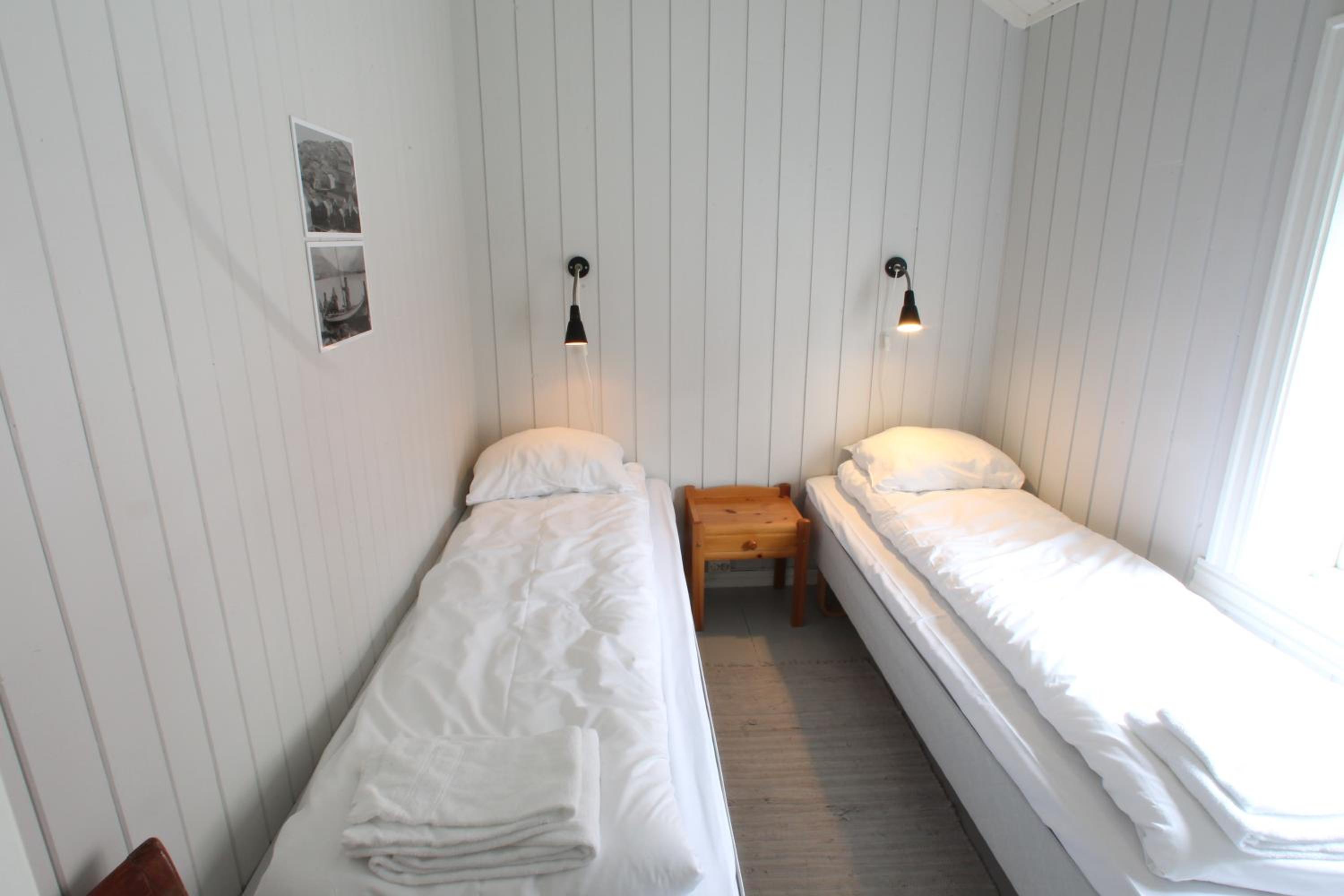 Three-Bedroom Cottage (8 Adults) - Photo 1