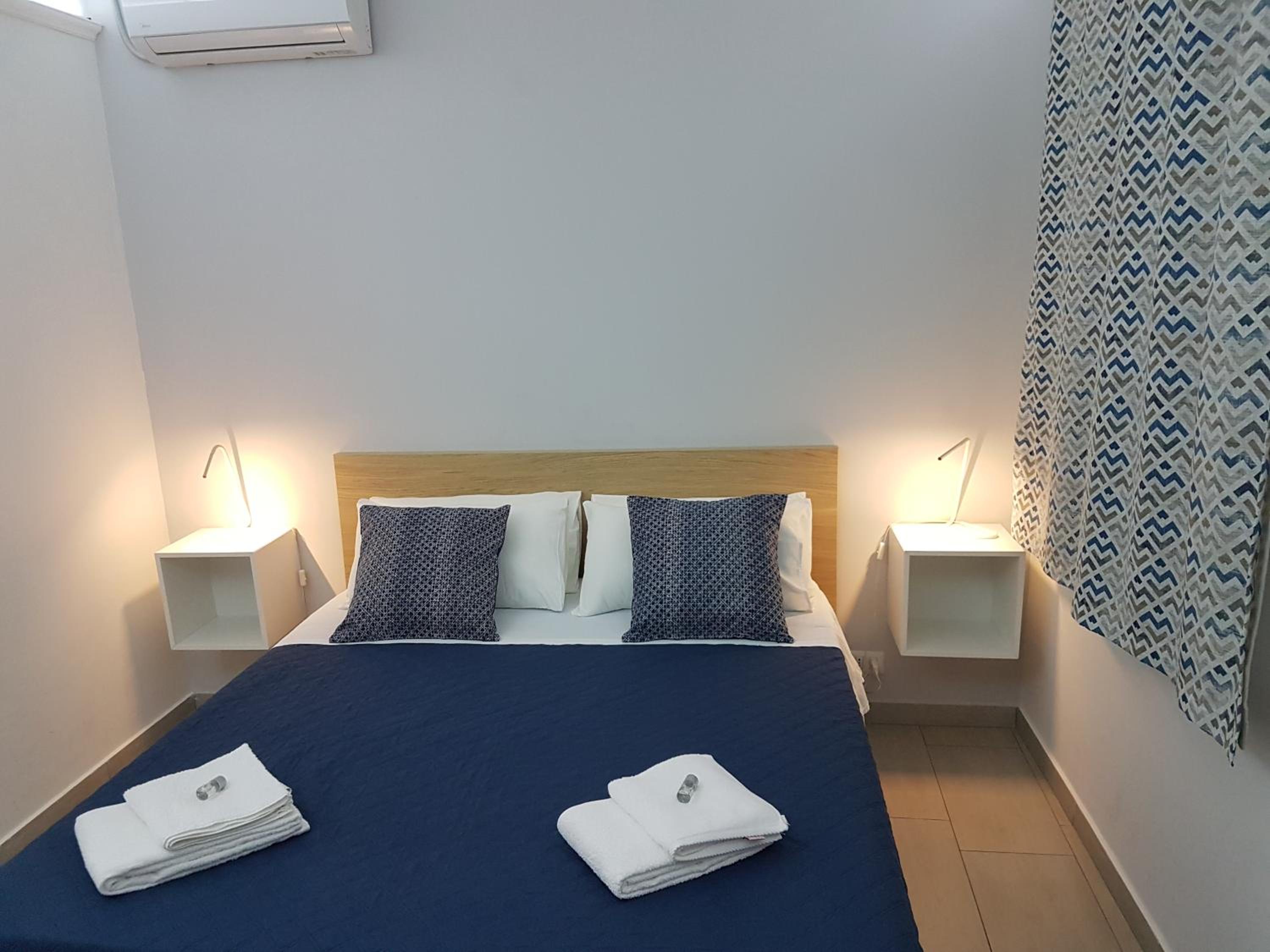Double Room with Private Bathroom - Photo 5