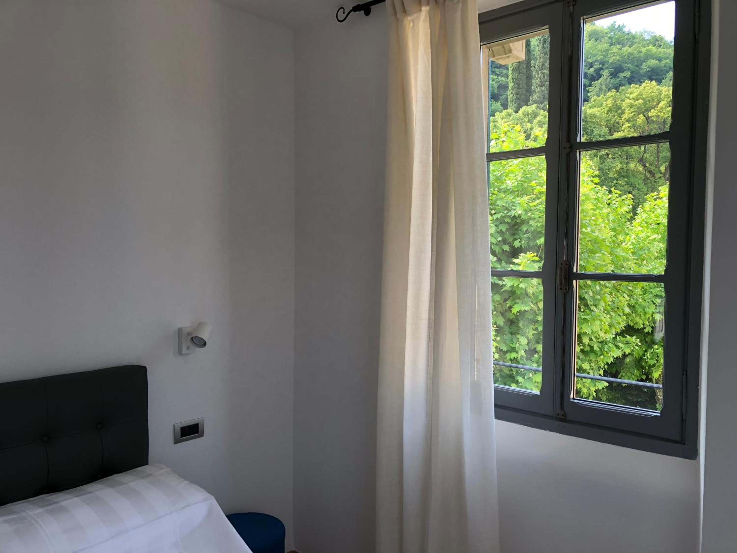 One-Bedroom Apartment with Terrace photo 1