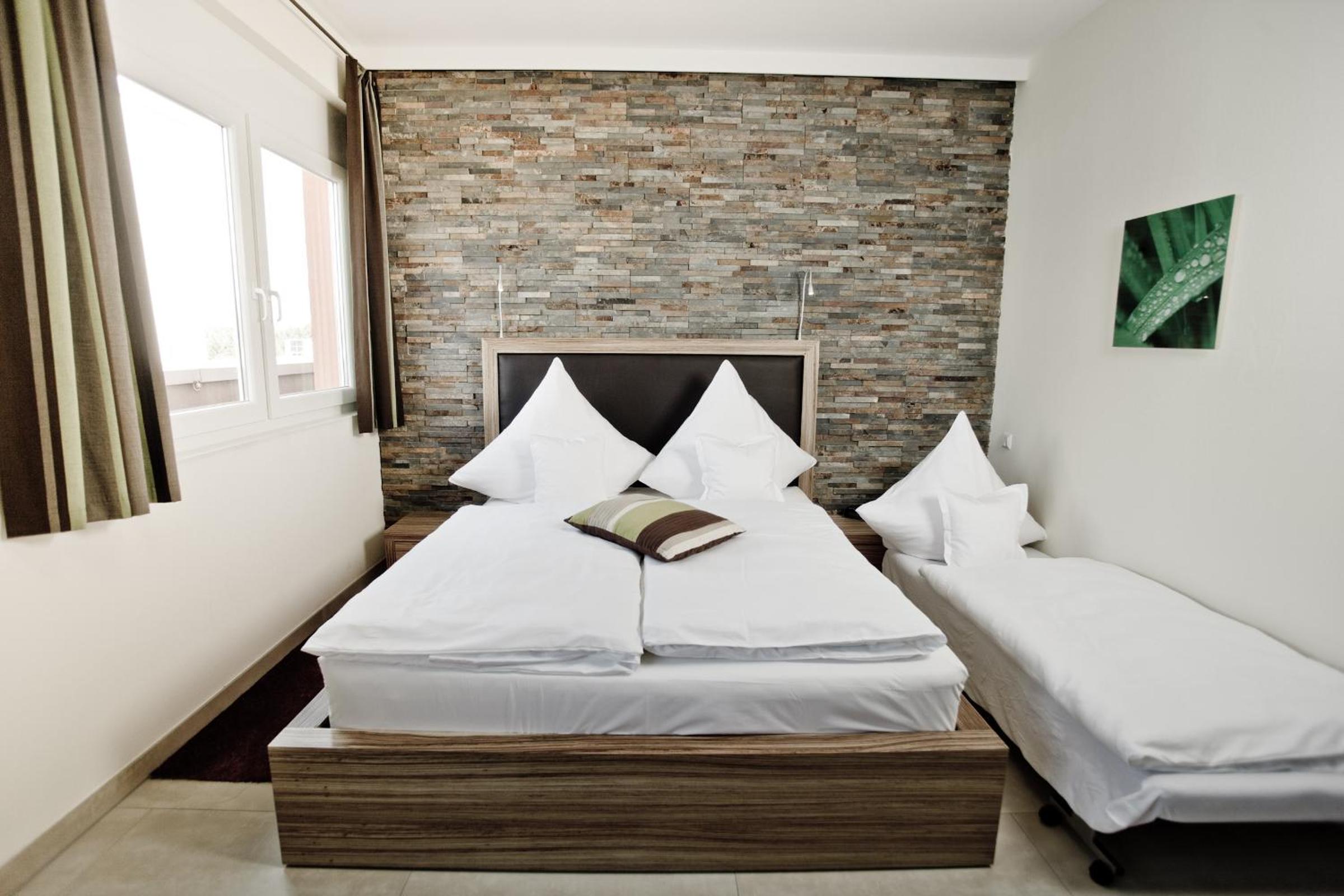 Double Room - Photo 4