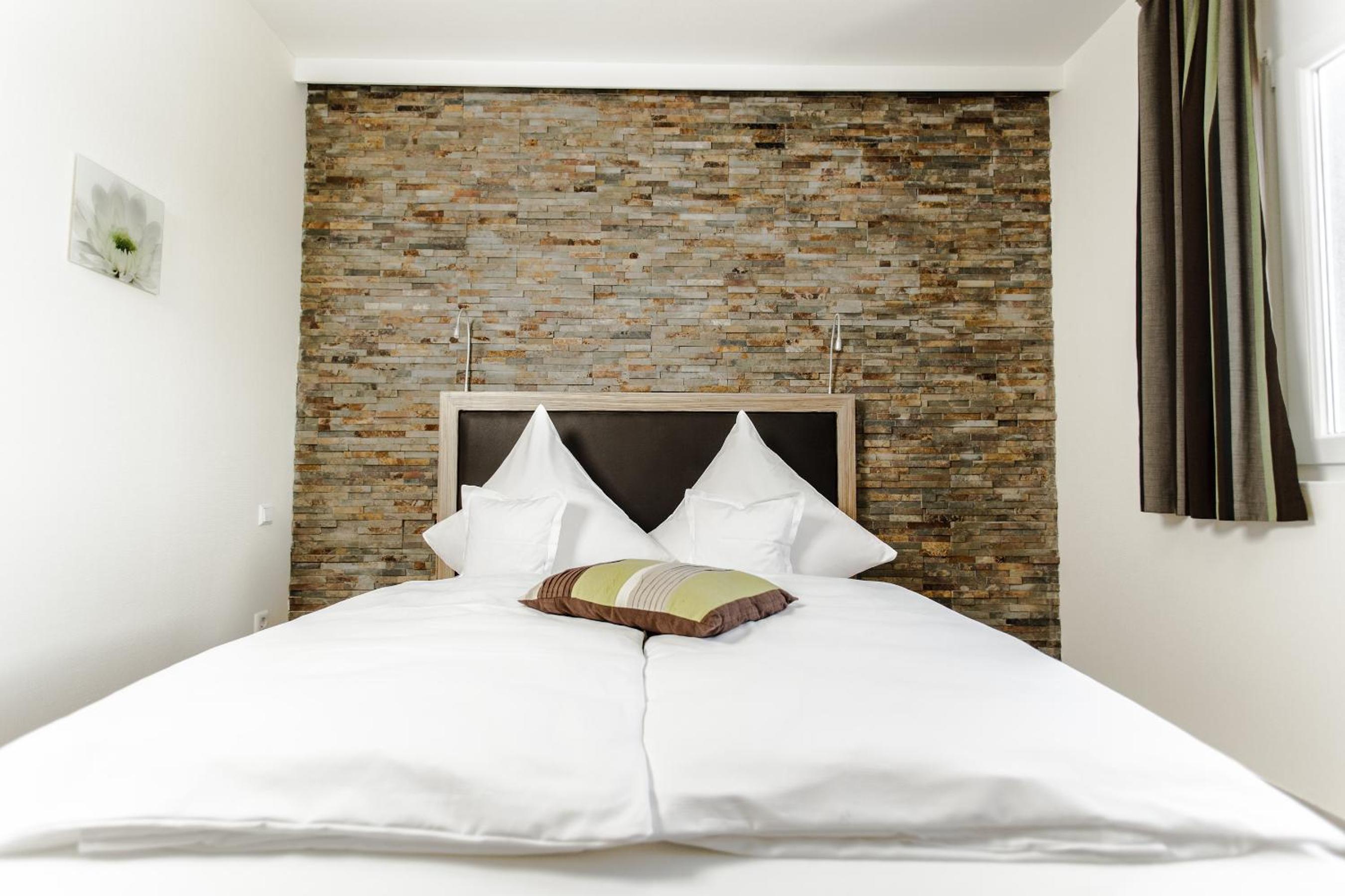 Double Room - Photo 2