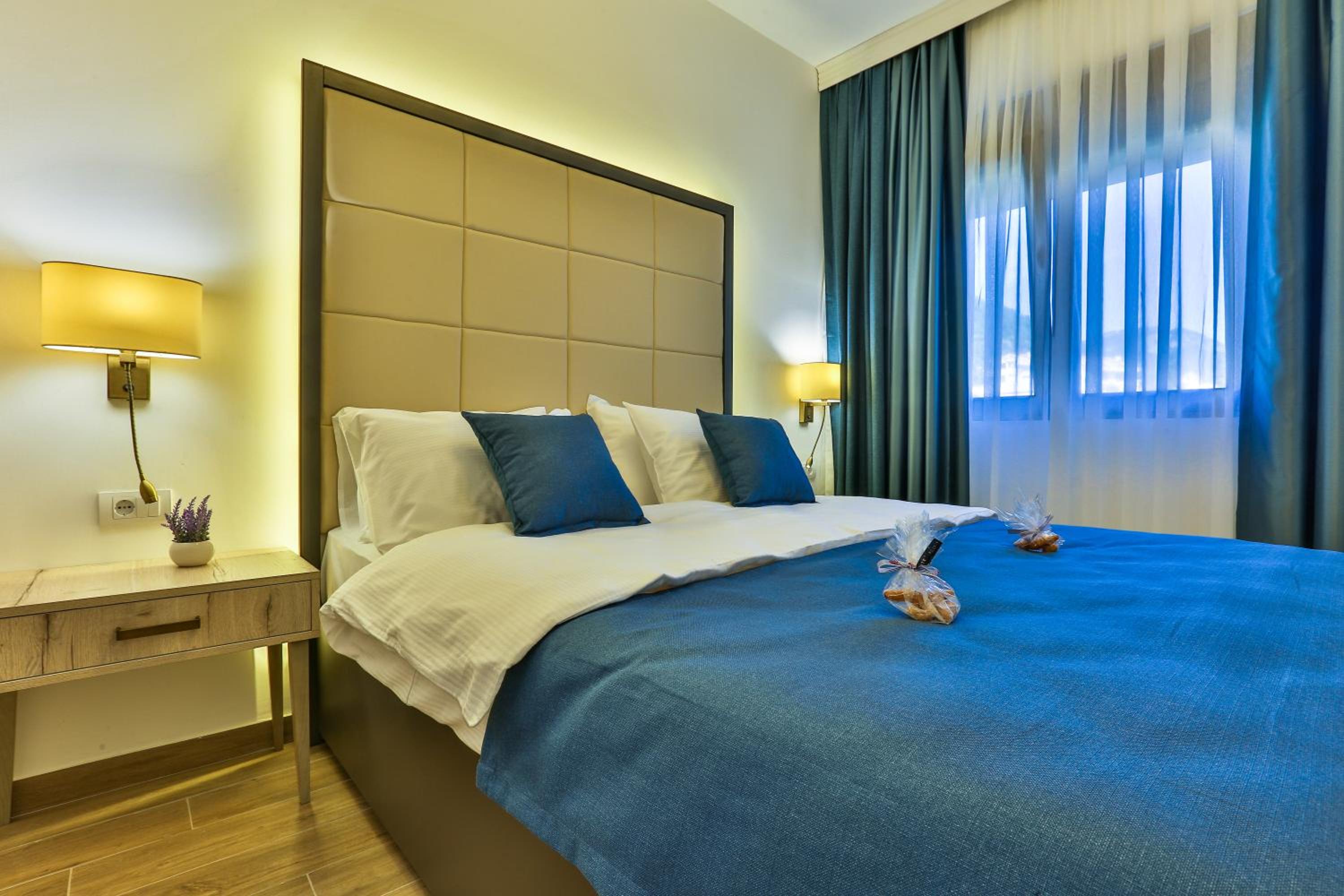 Suite with Balcony - Photo 3