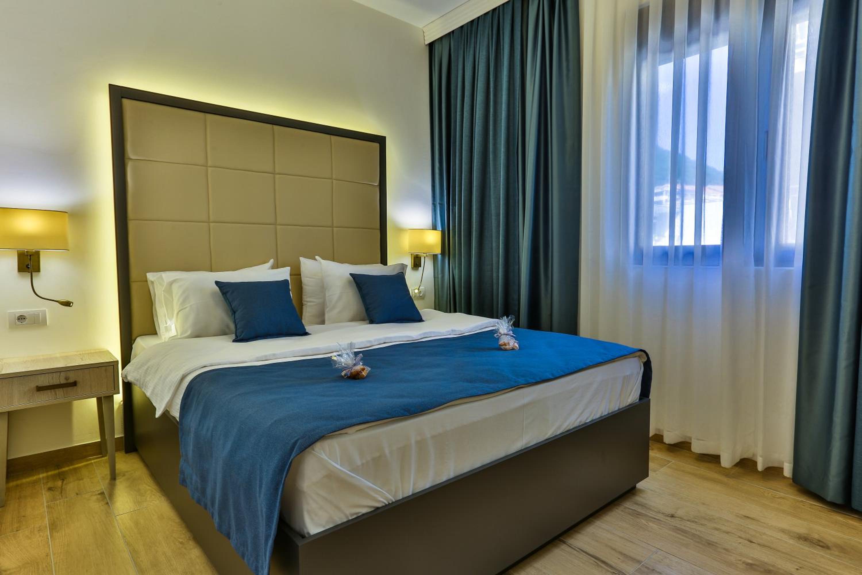 Executive Suite - Photo 4