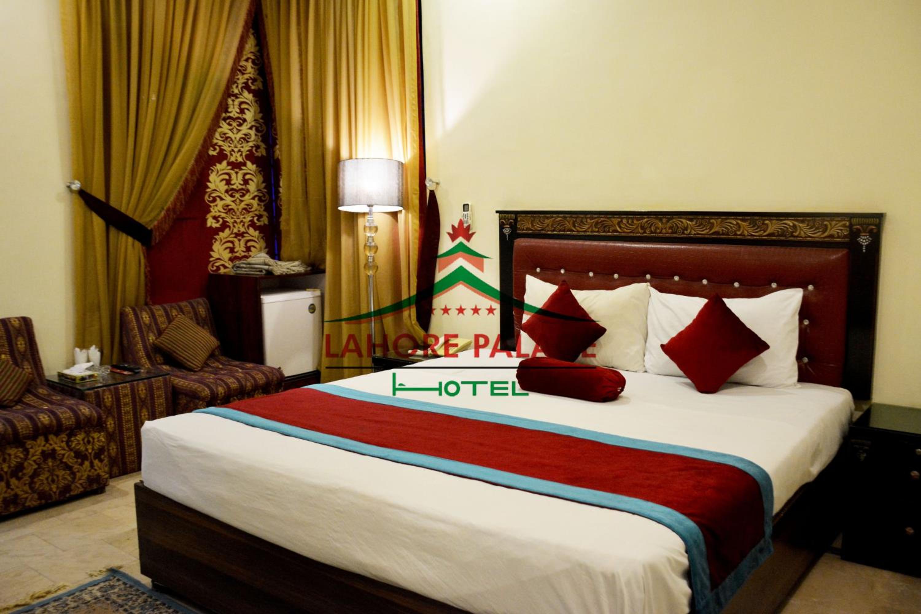 Deluxe Room - Photo 9