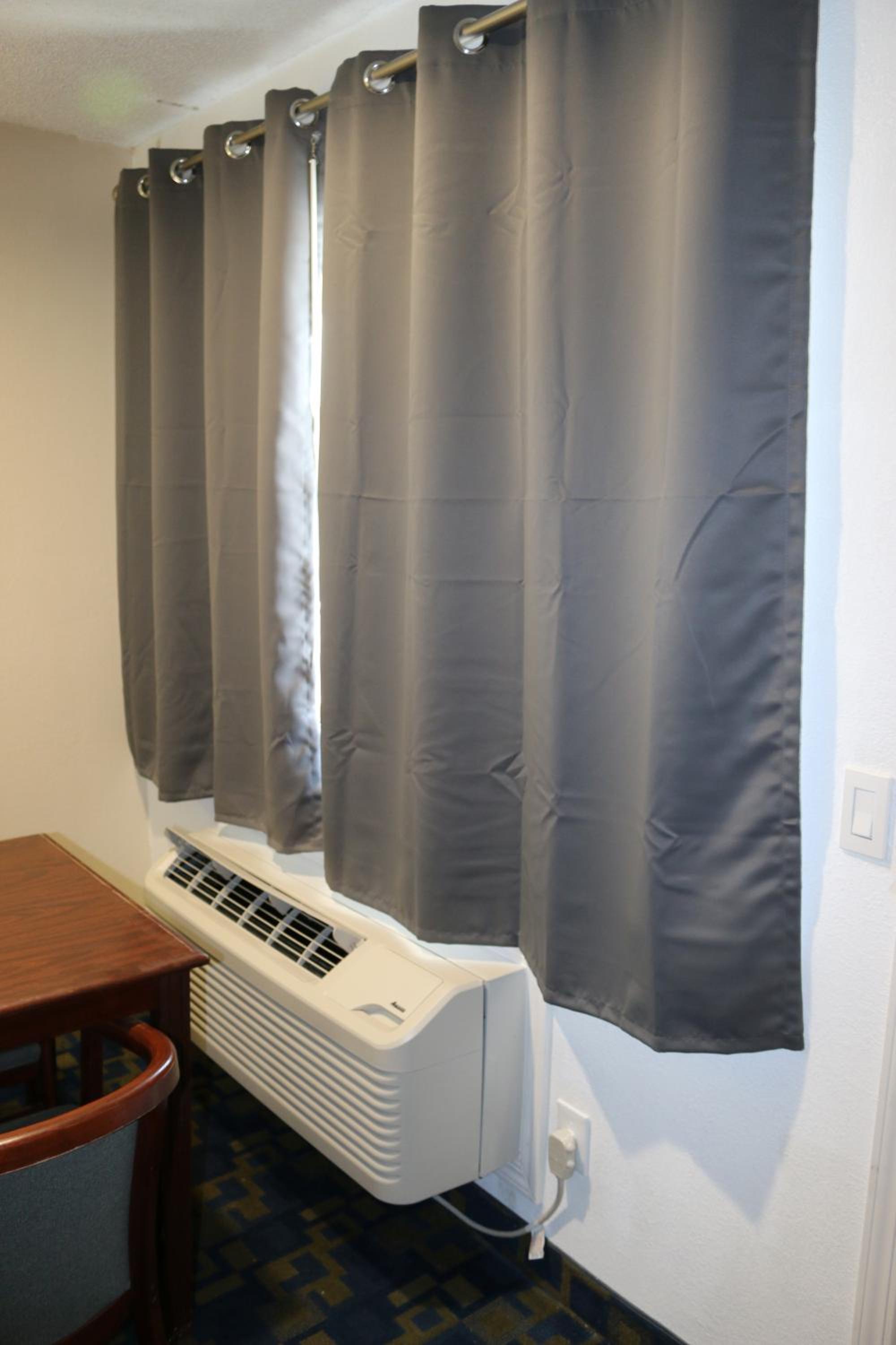 King Room - Non-Smoking photo 2