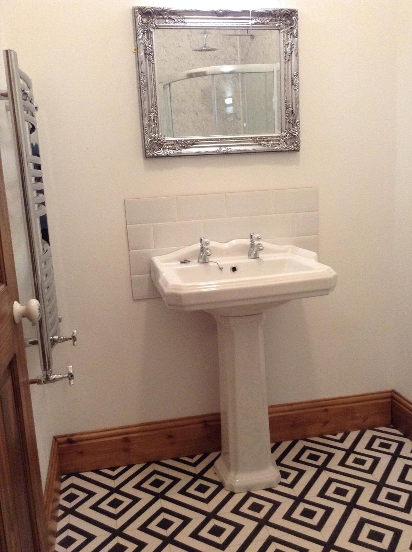 Double Room with Private Bathroom - Photo 3