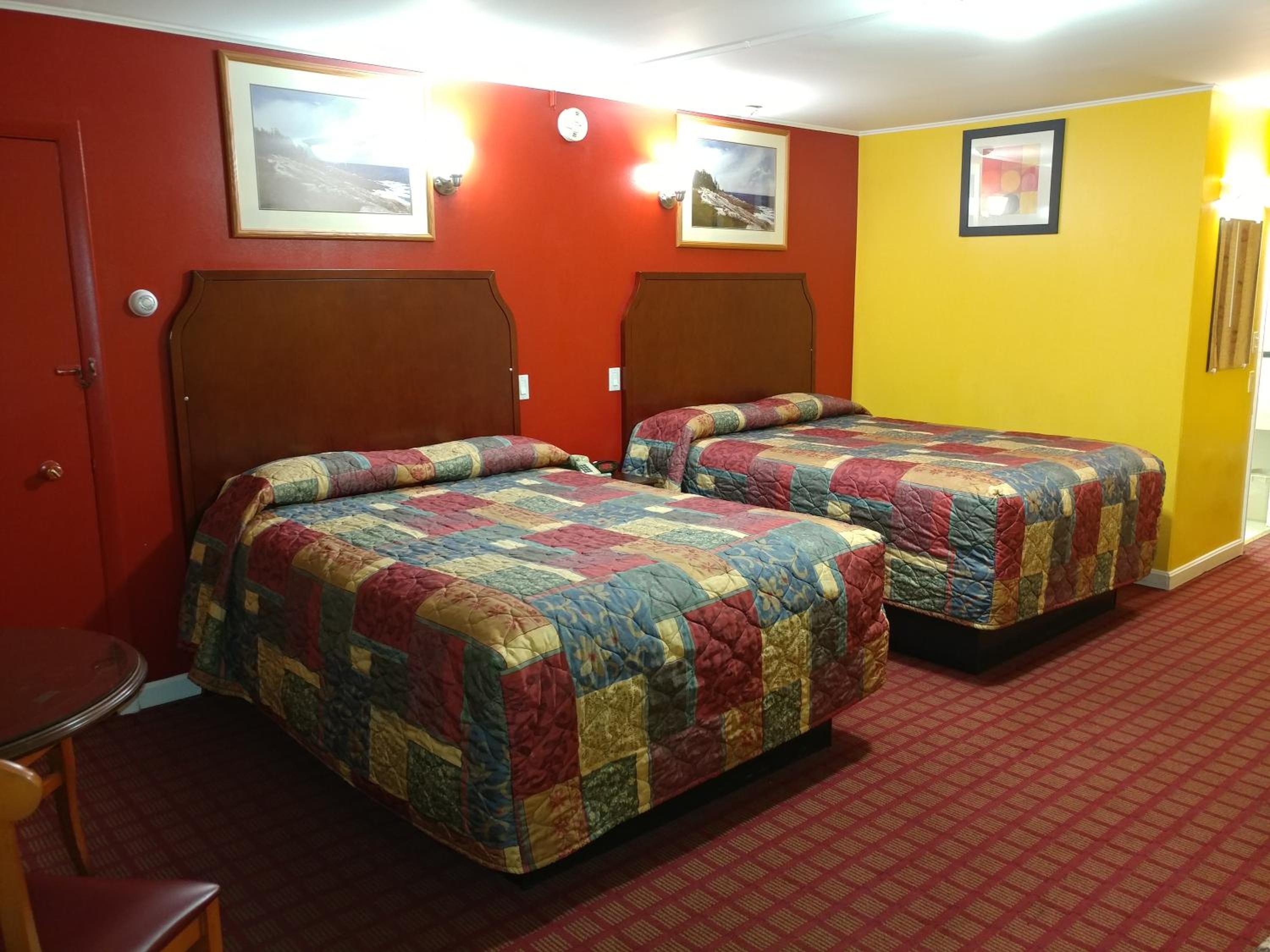 Queen Room photo 3