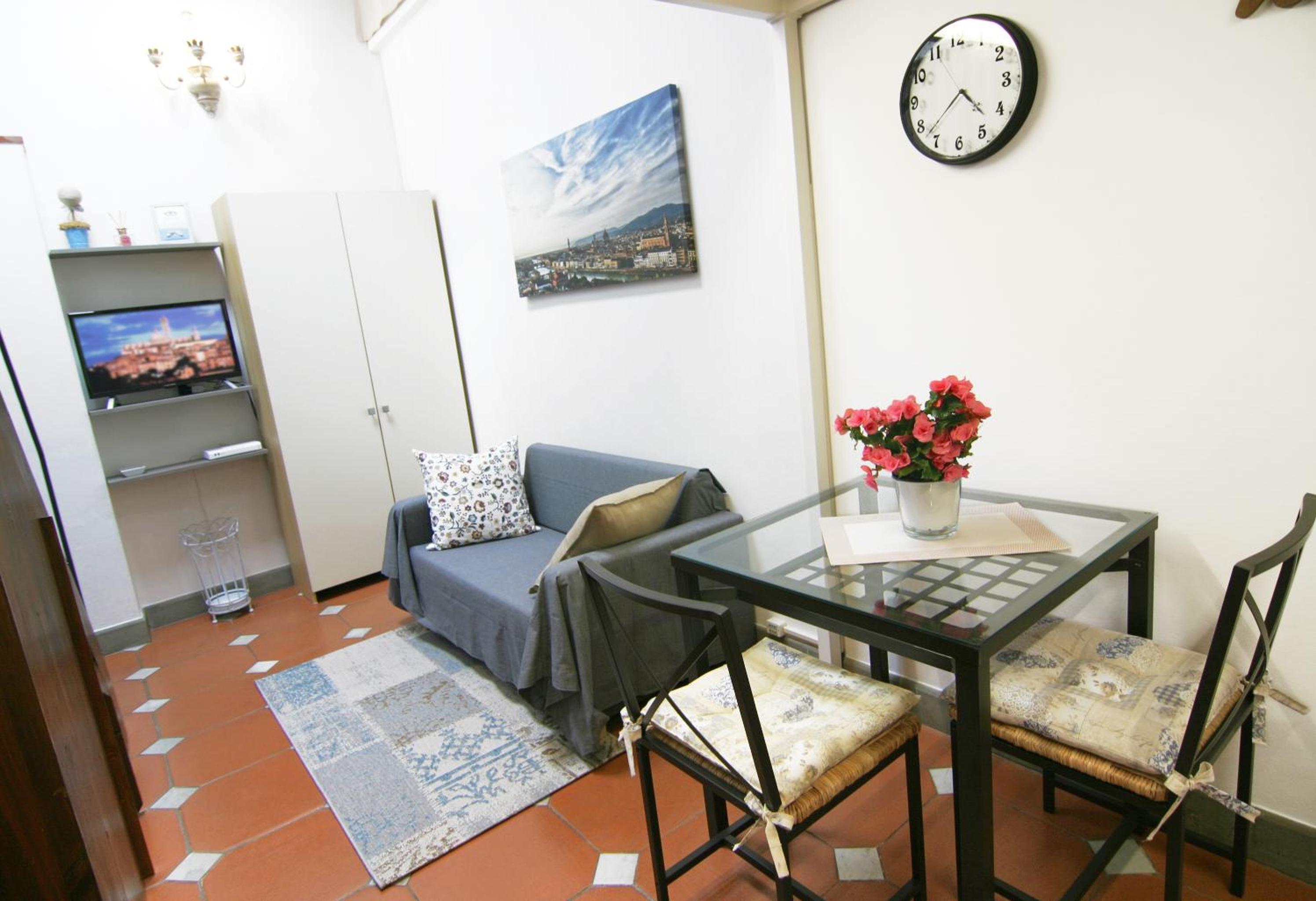 Studio Apartment