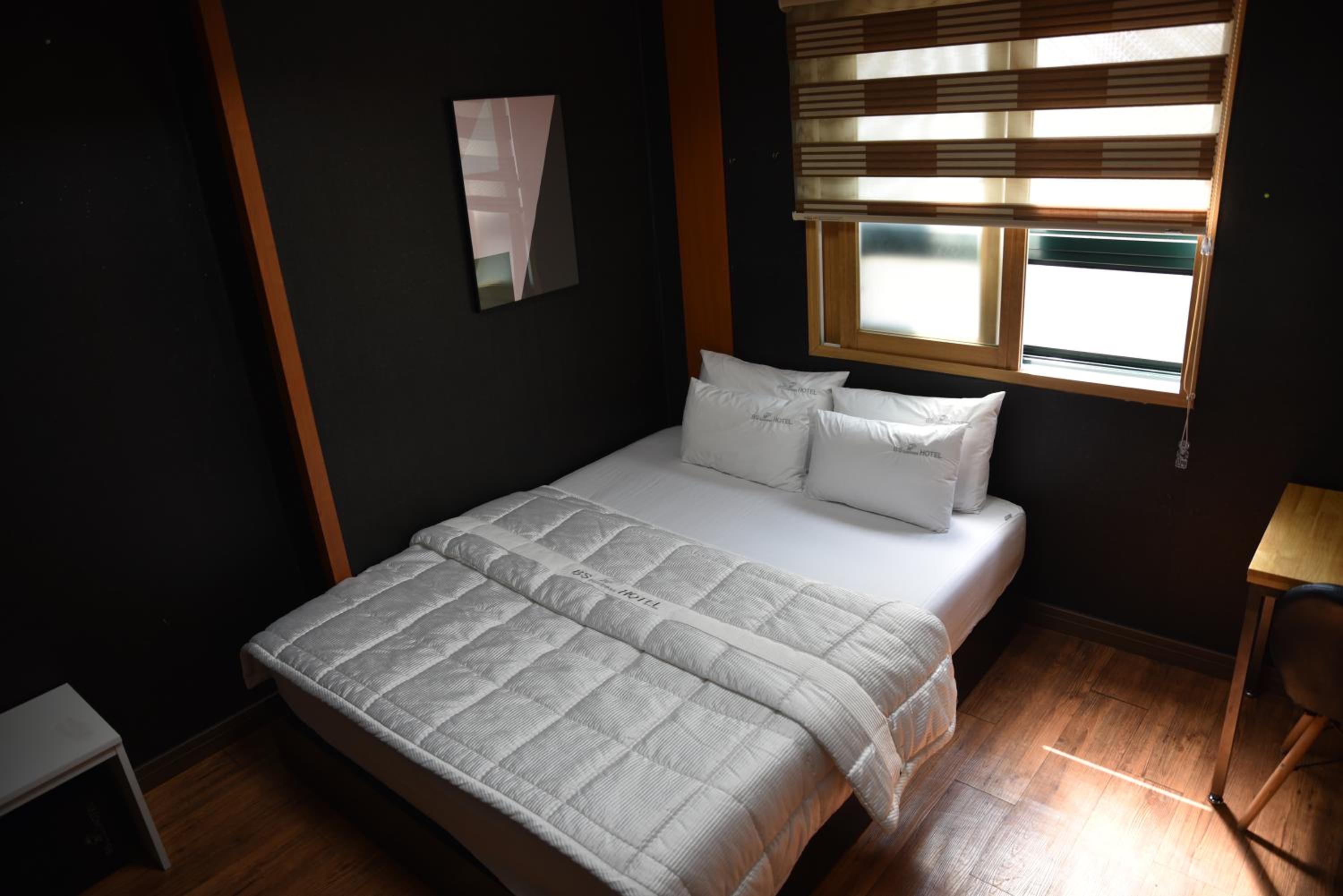 Standard Double Room - Photo 1