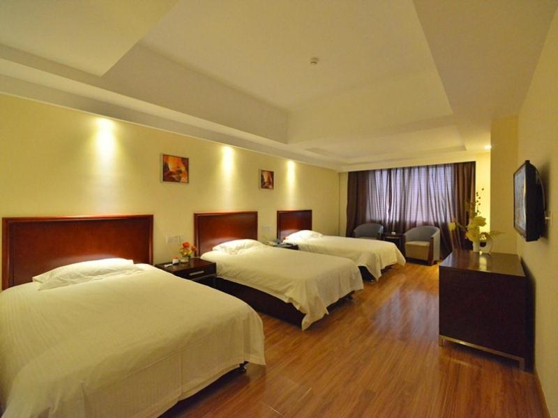 Deluxe Triple Room