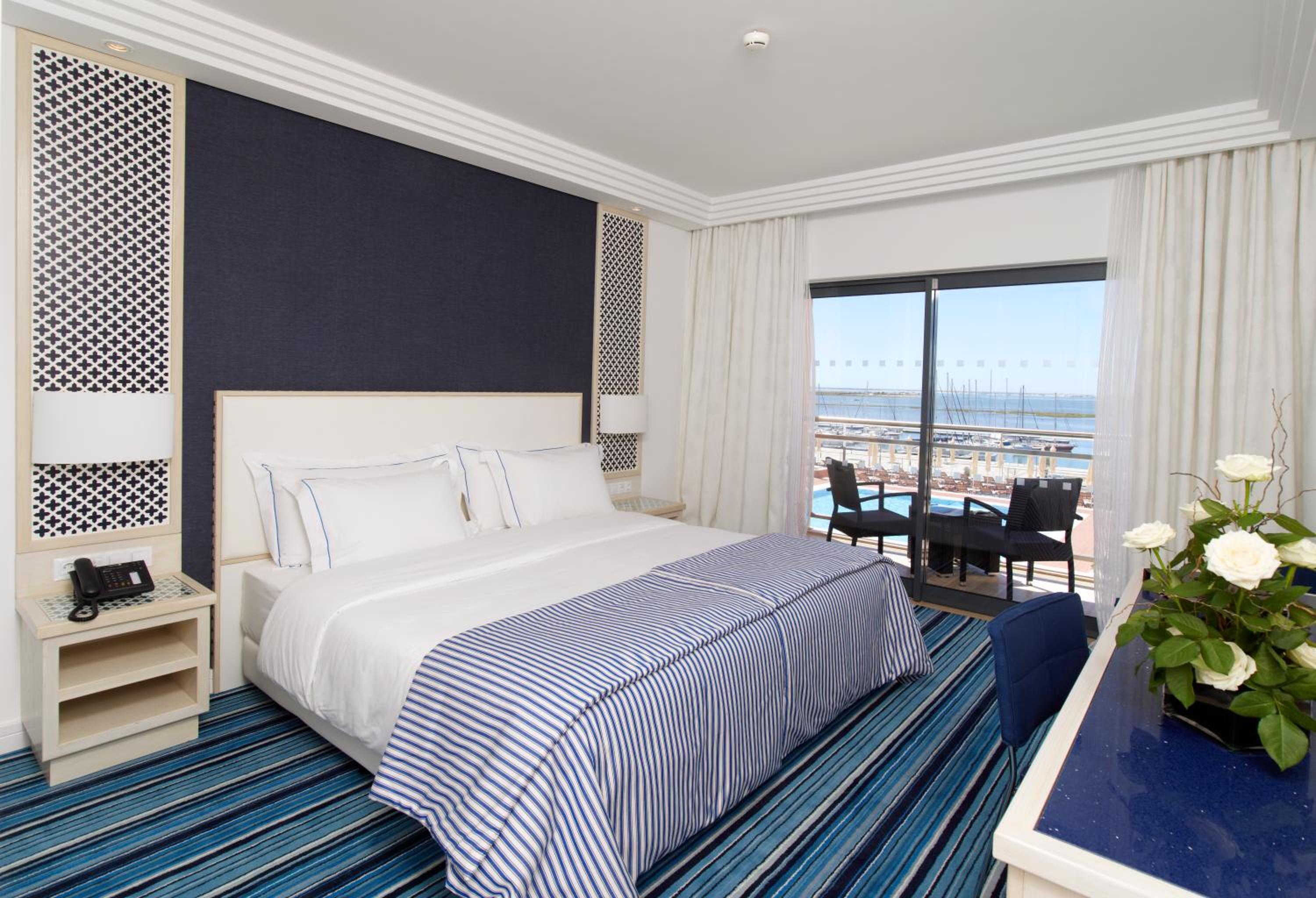 Double Room with Sea View - Photo 7