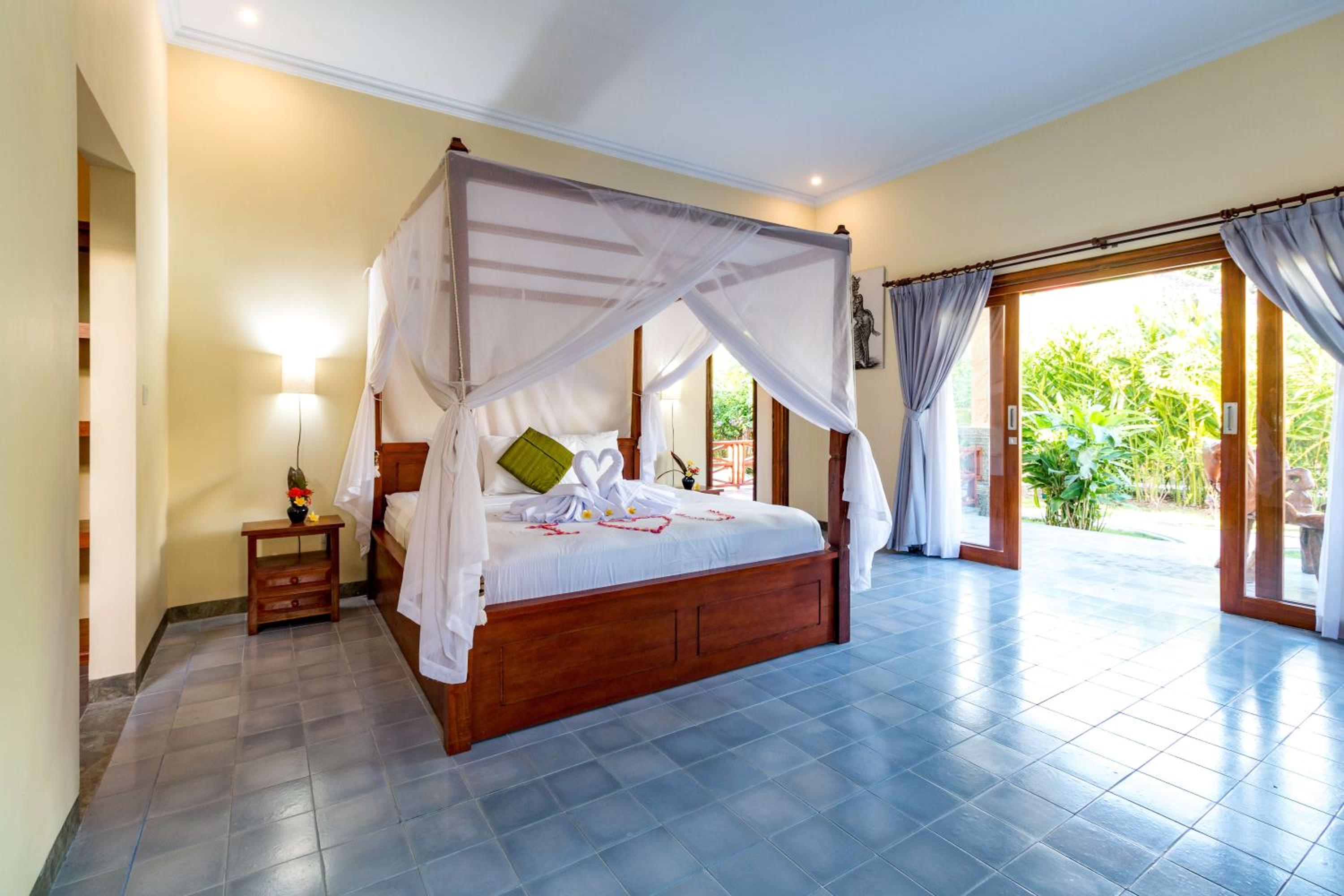 Villa with Garden View - Photo 29