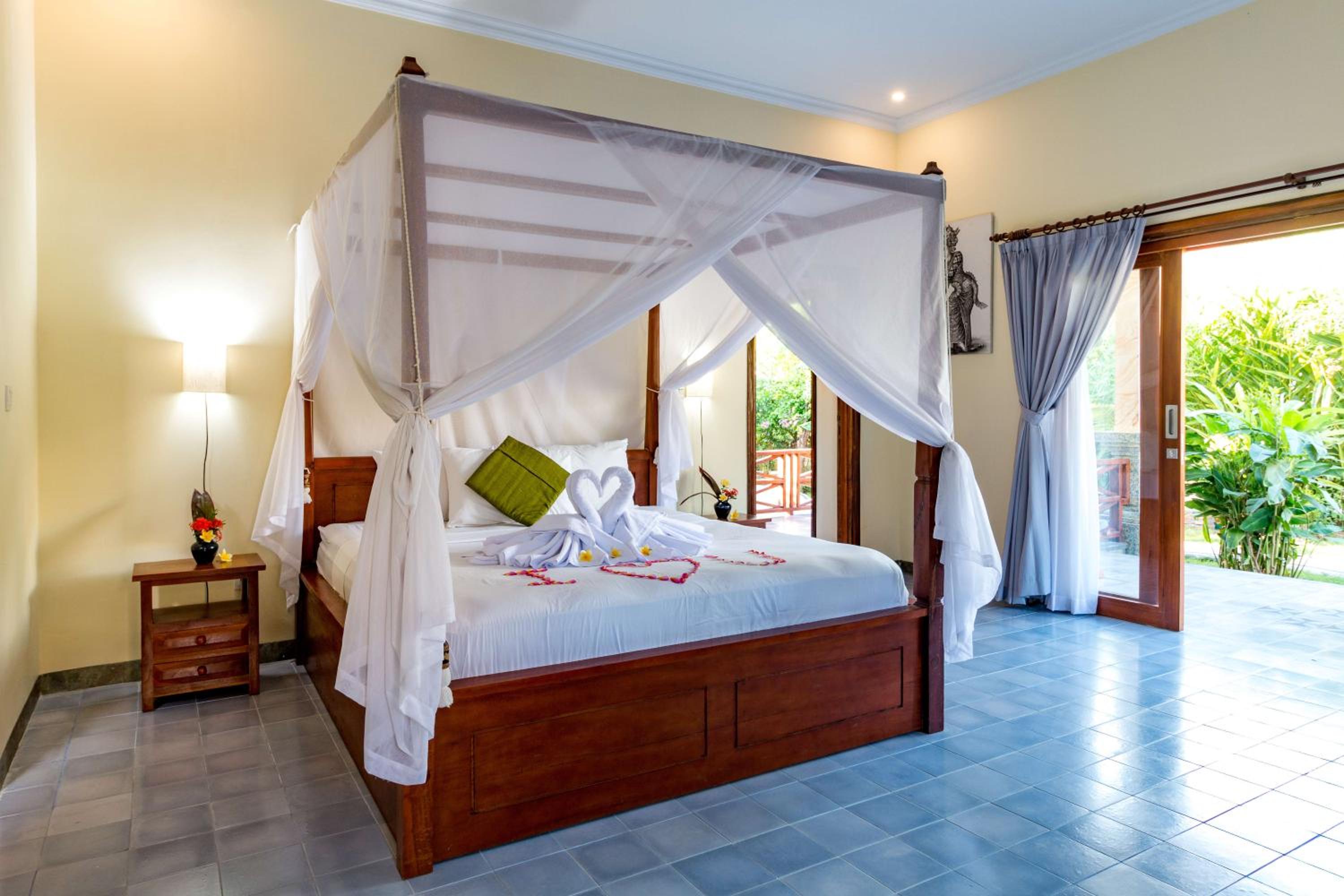 Villa with Garden View - Photo 28
