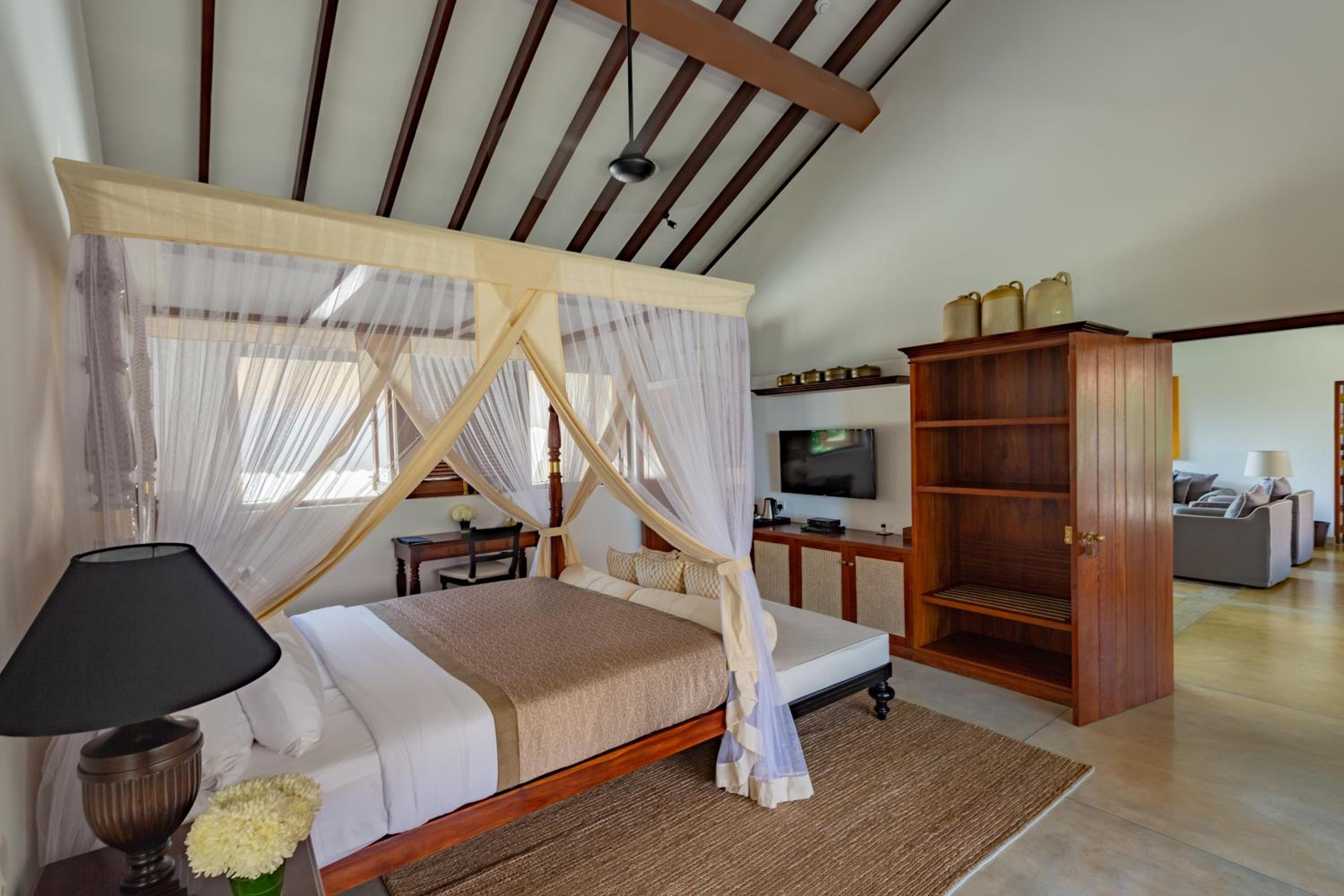 Premier Room with Pool View photo 2