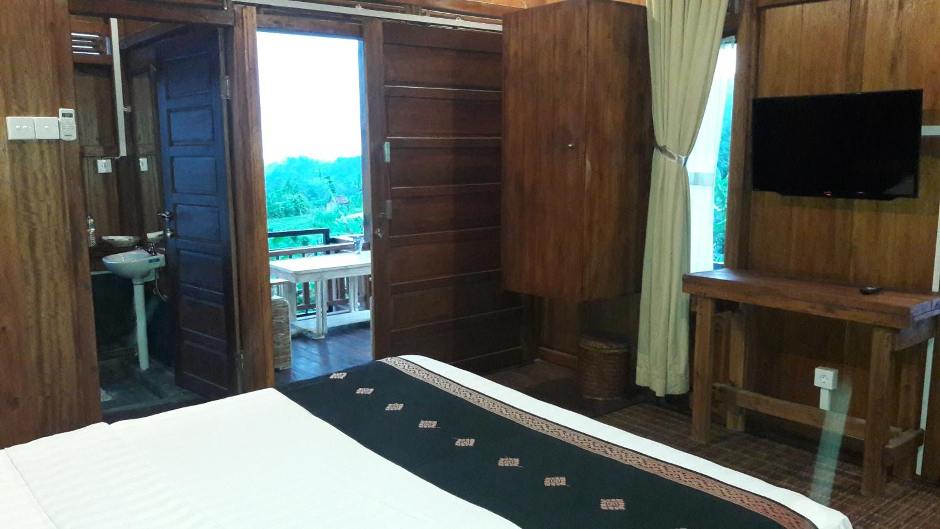Bungalow with Garden View photo 3