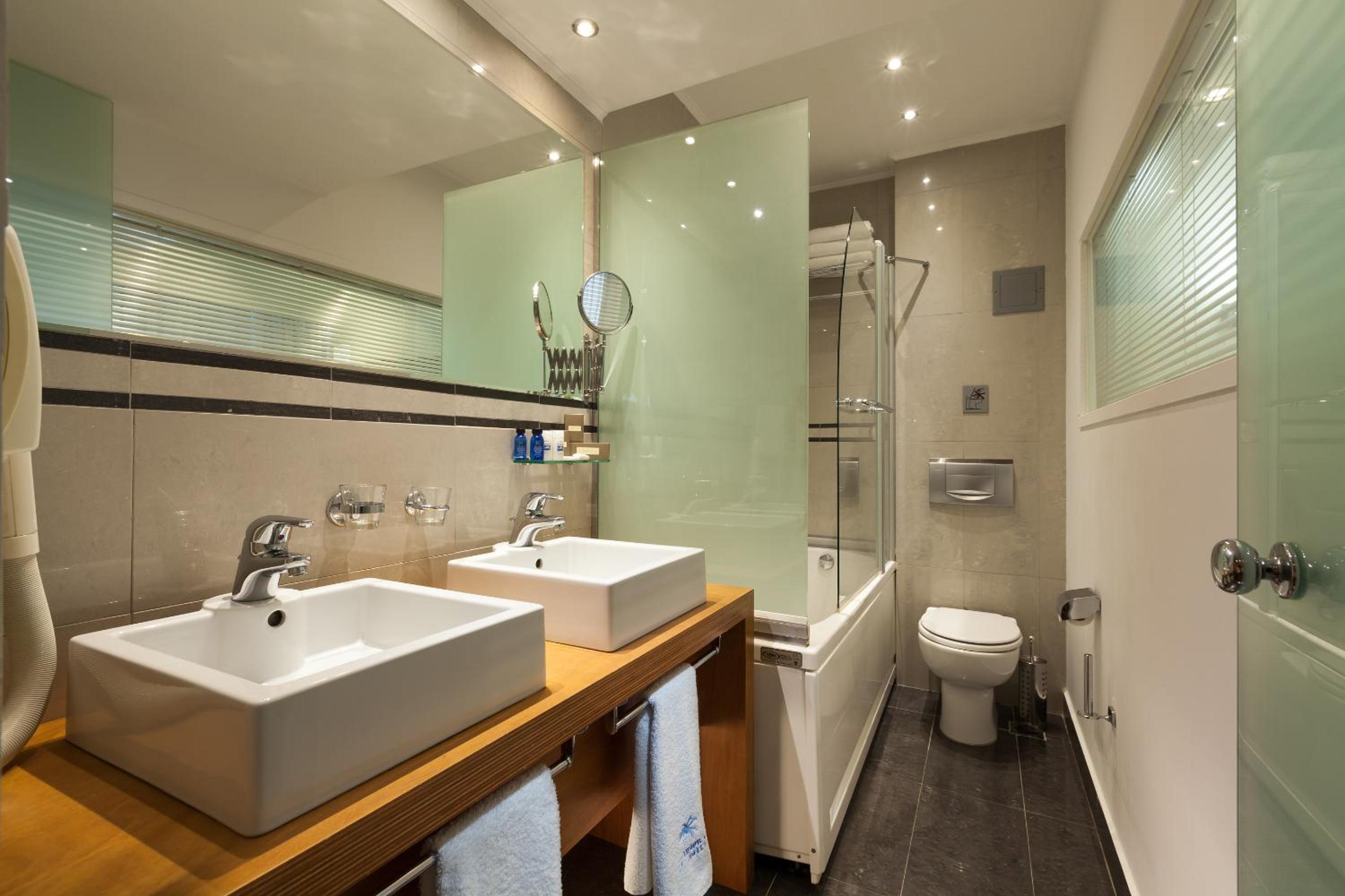 Double or Twin Room with Sea View