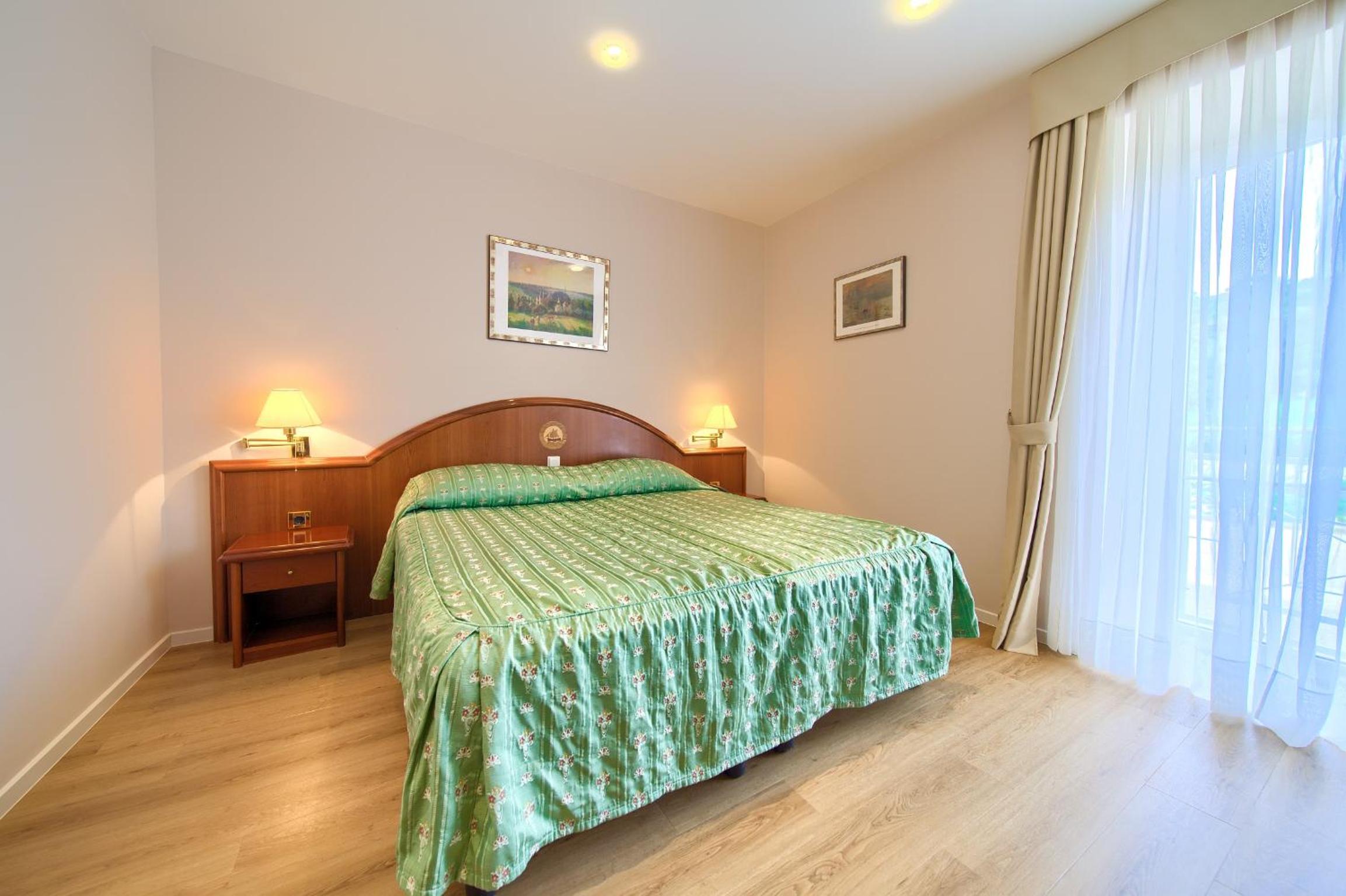 Double Room - Park Side