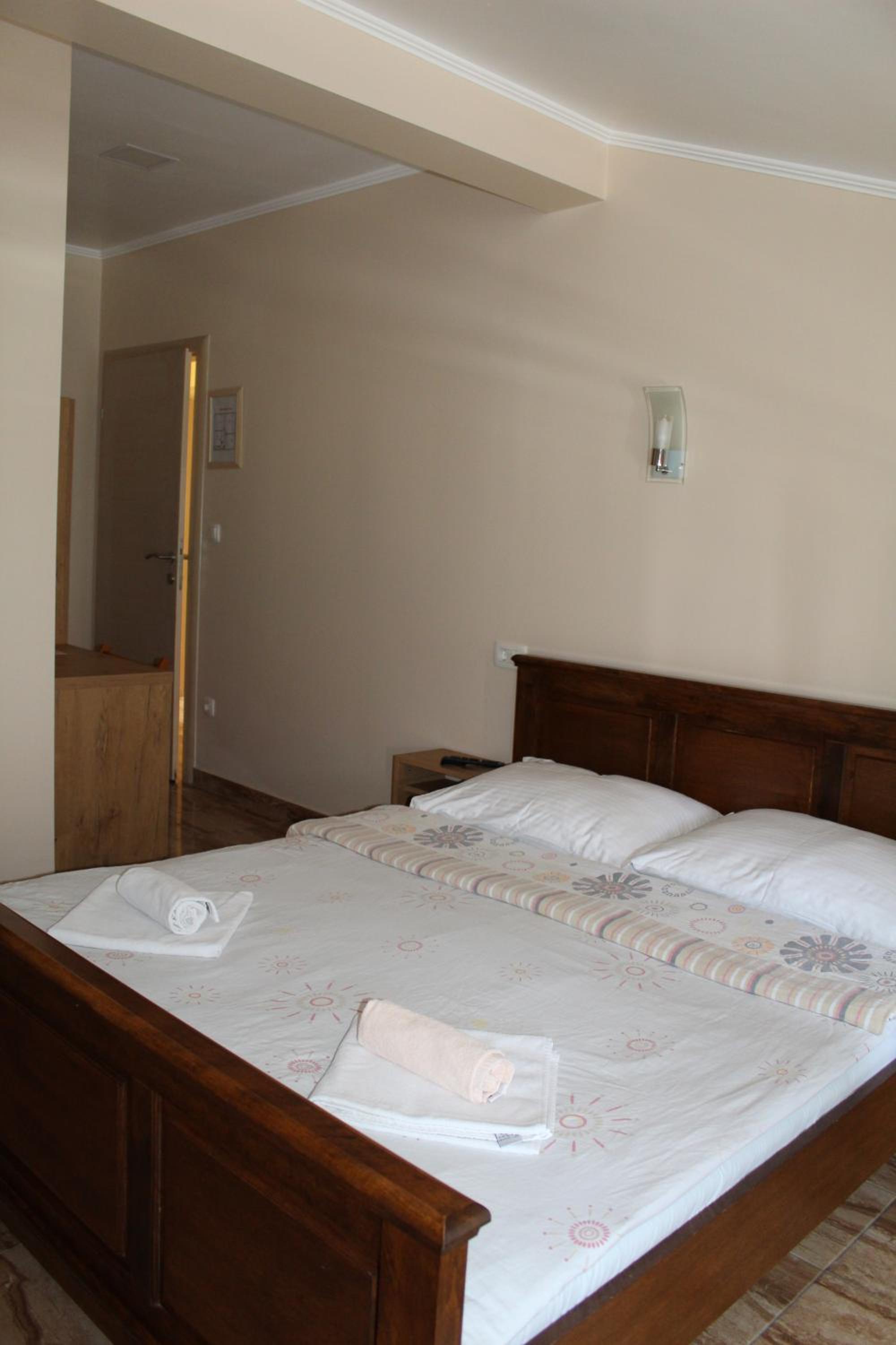 Deluxe Double Room - Photo 1