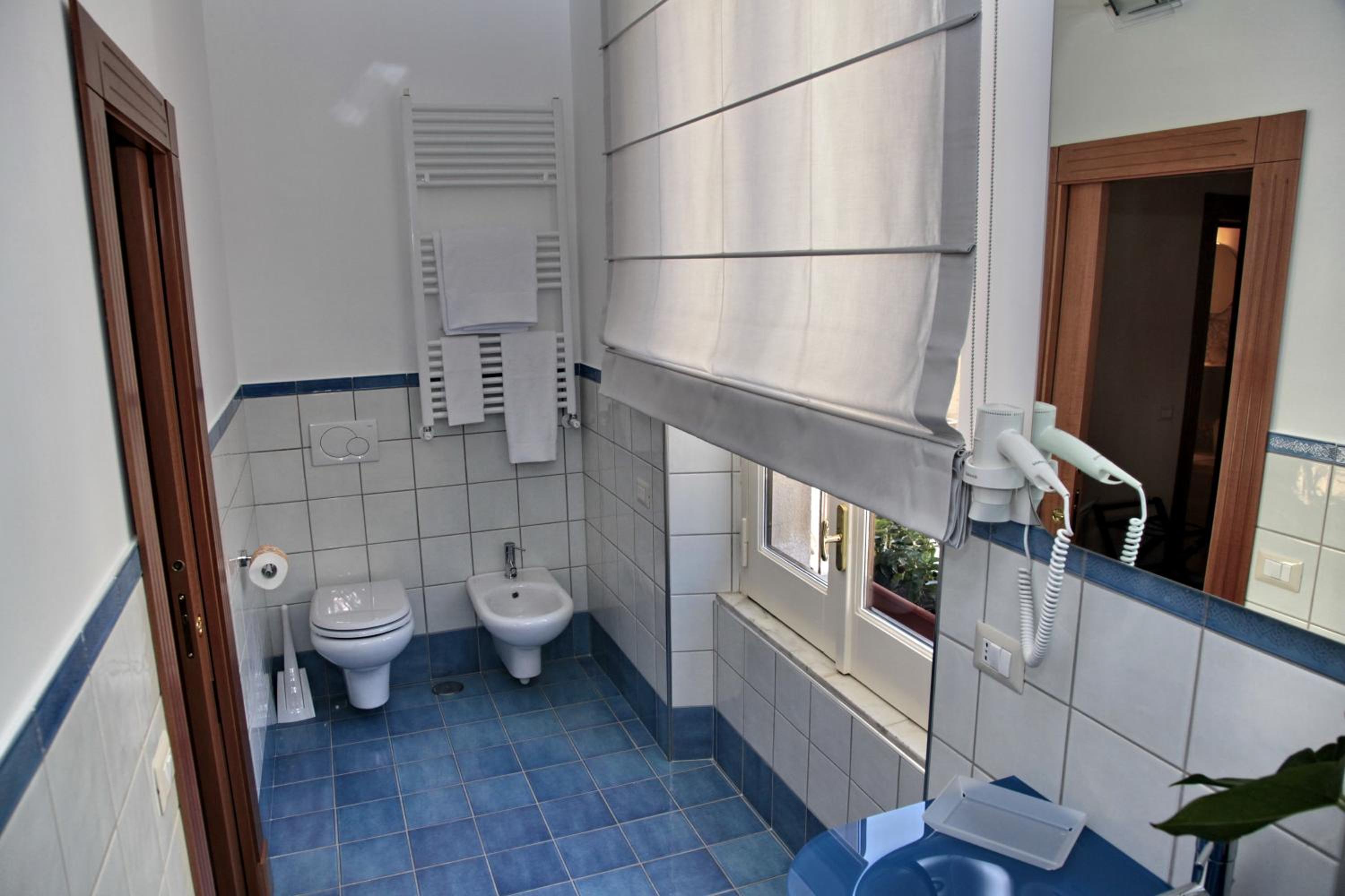 Superior Double or Twin Room - Photo 3