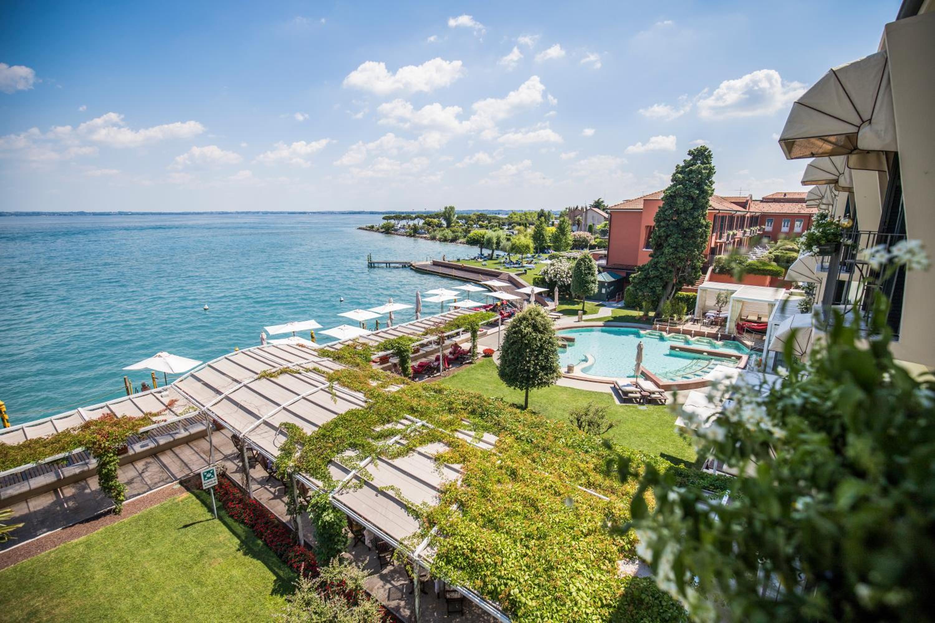 Prestige Double Room with Lake View photo 3