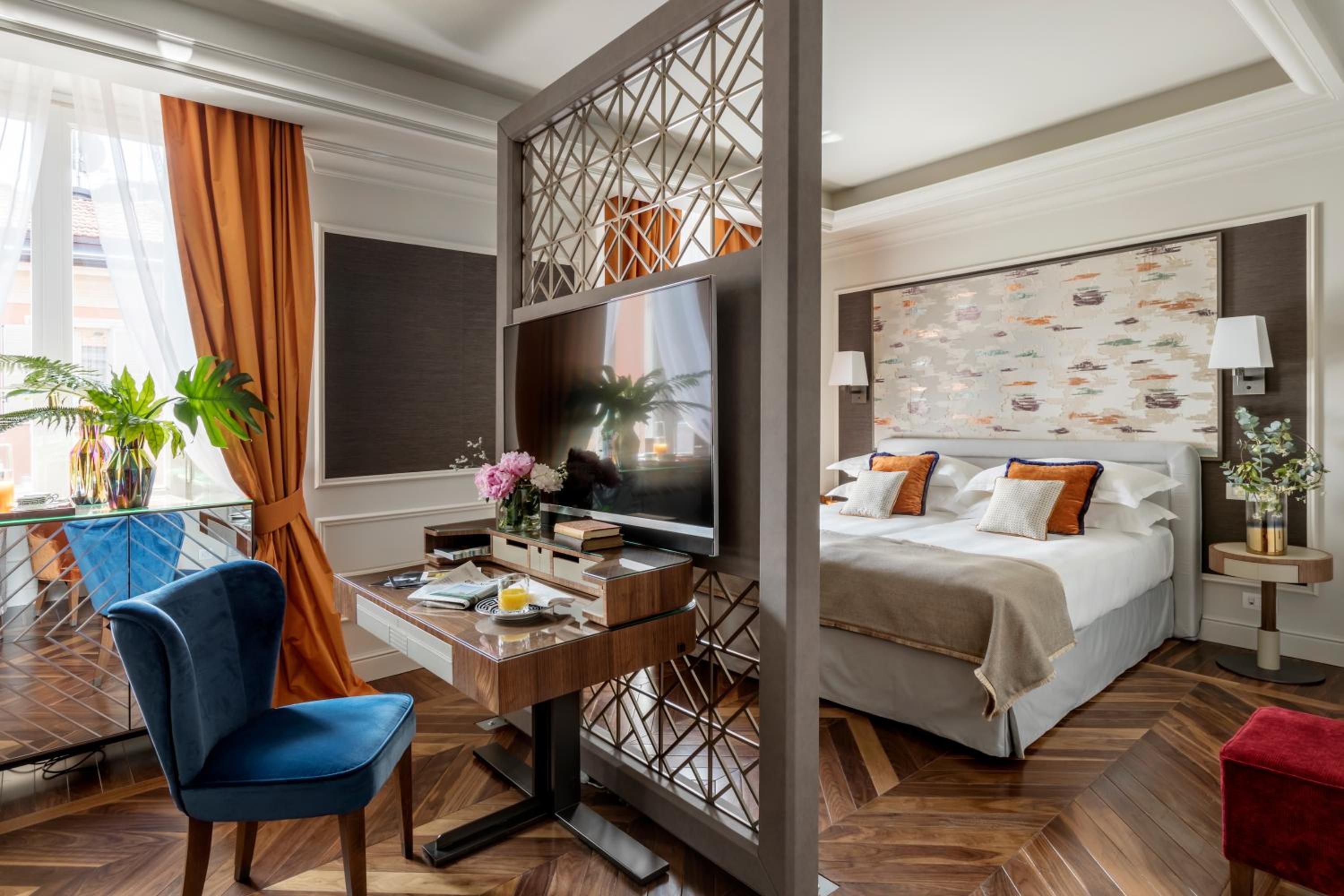 Deluxe Double Room with One Double Bed and 2 Adults Occupancy (Non Smoking)