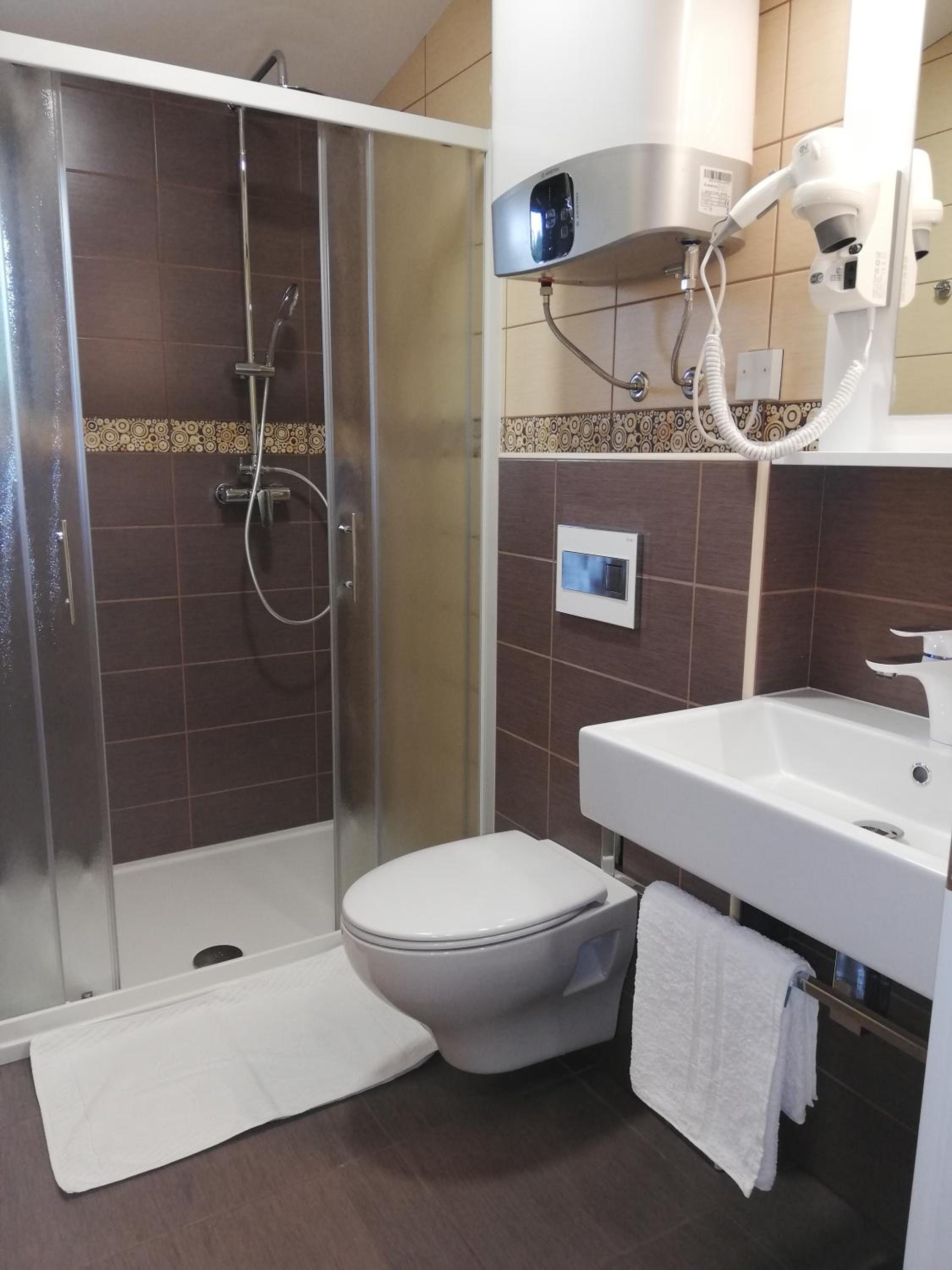Budget Double or Twin Room - Photo 1