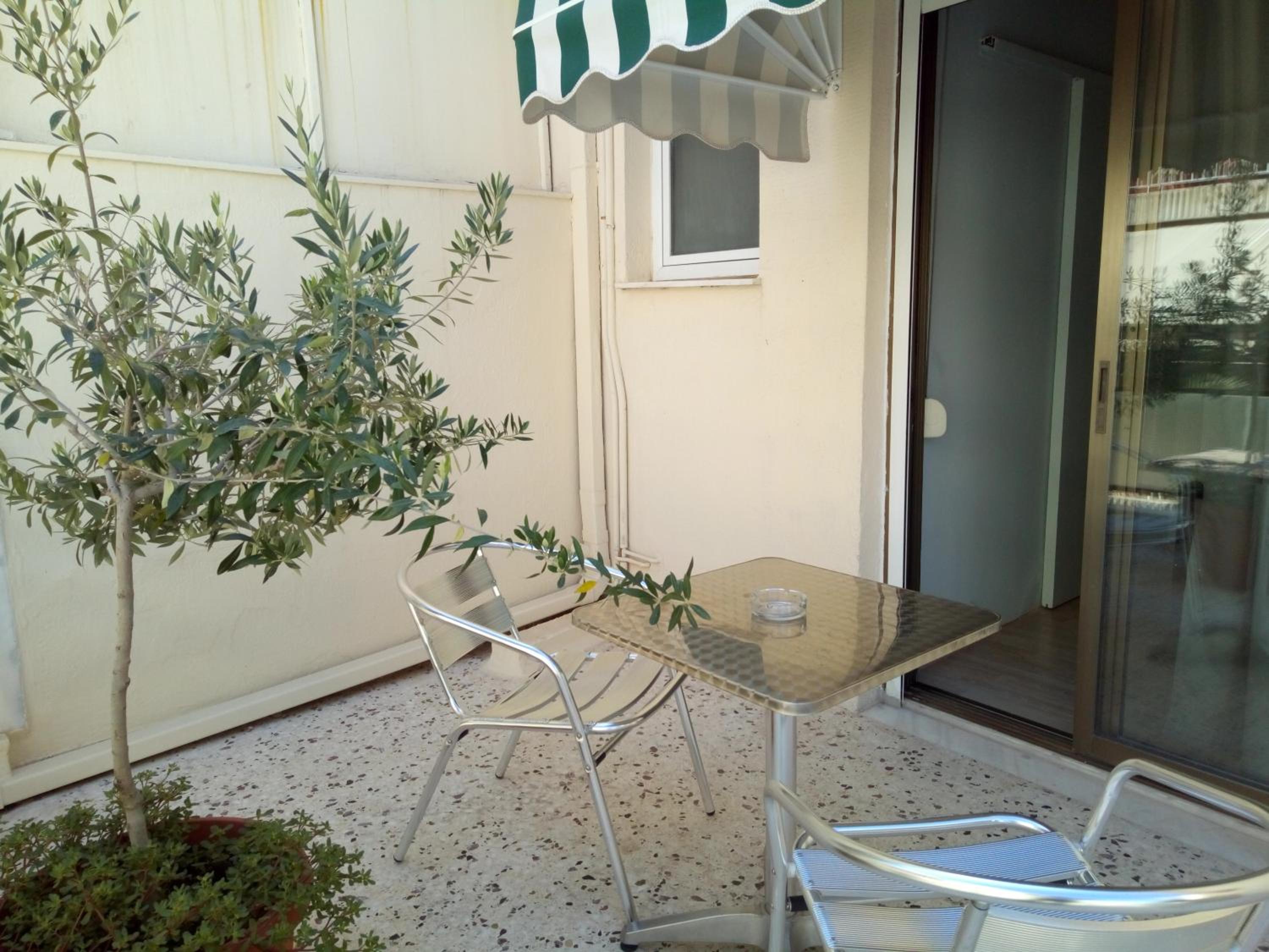 Double Room with Balcony (2 Adults + 1 Child) photo 2