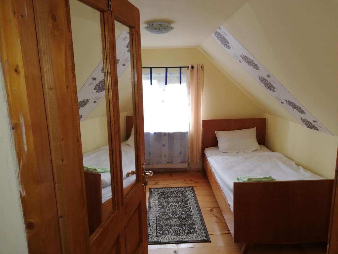 Twin Room - Photo 9