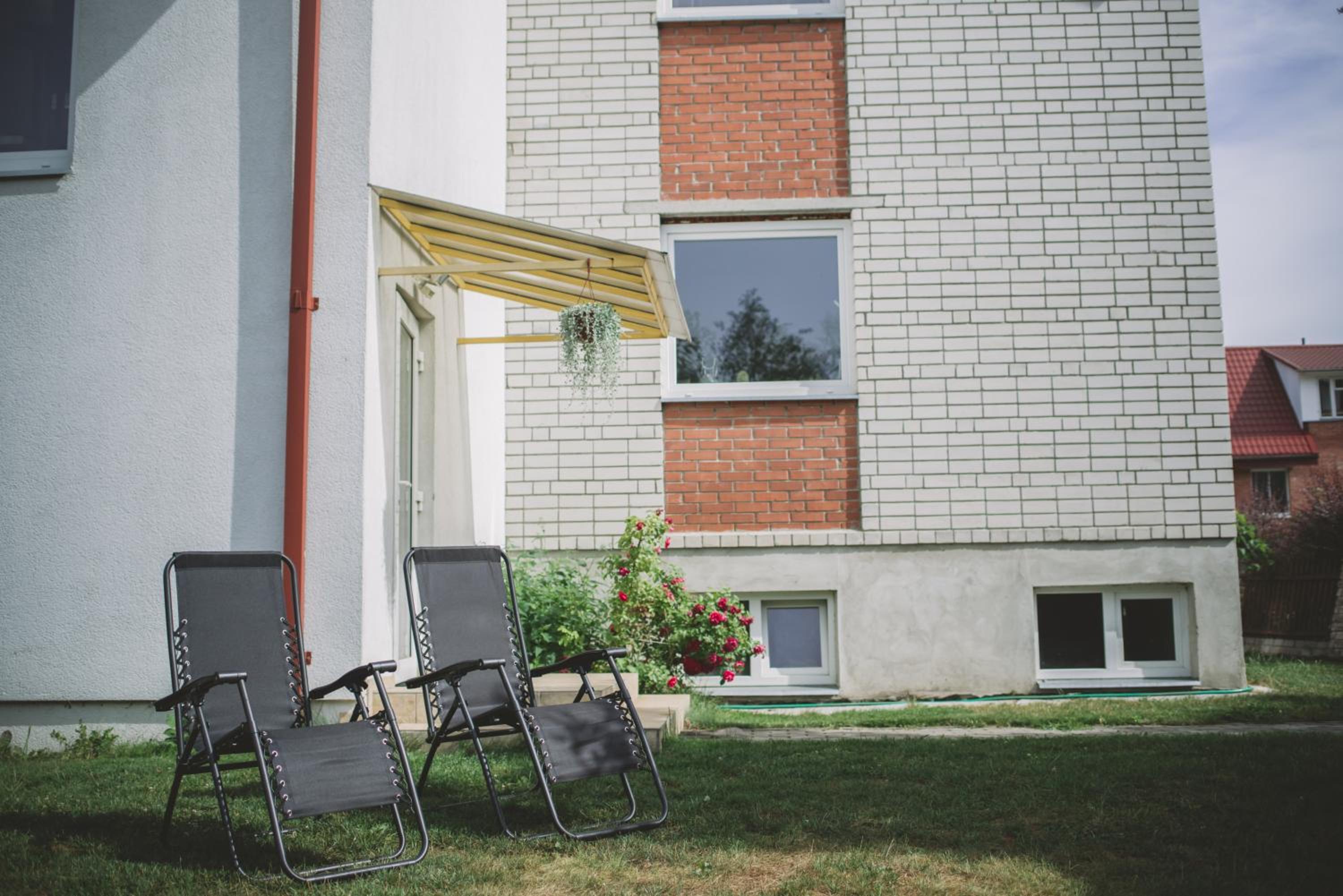 Three-Bedroom Apartment - Photo 10