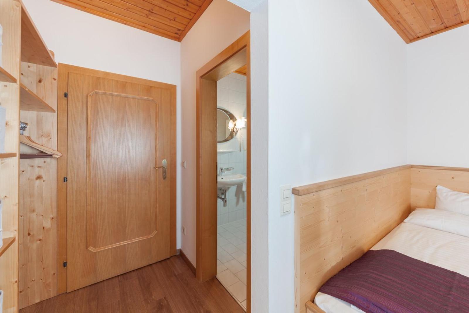 Single Room photo 2