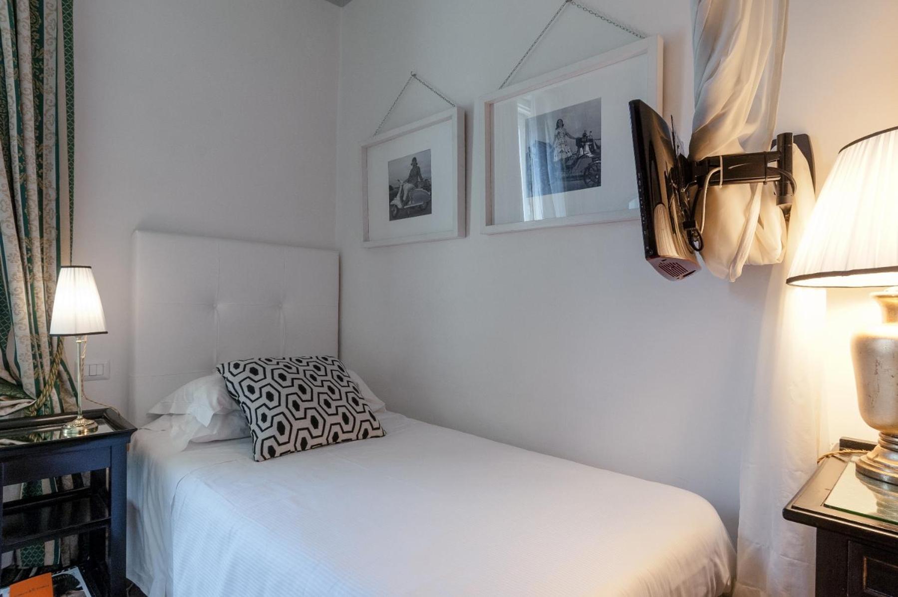 Small Single Room photo 1
