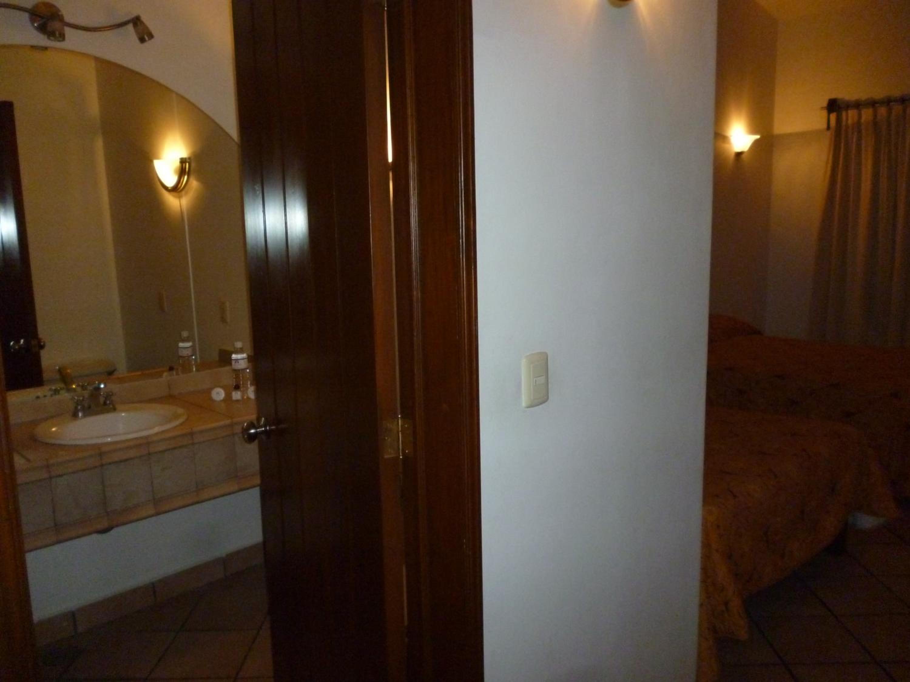 Queen Room with Two Queen Beds photo 2