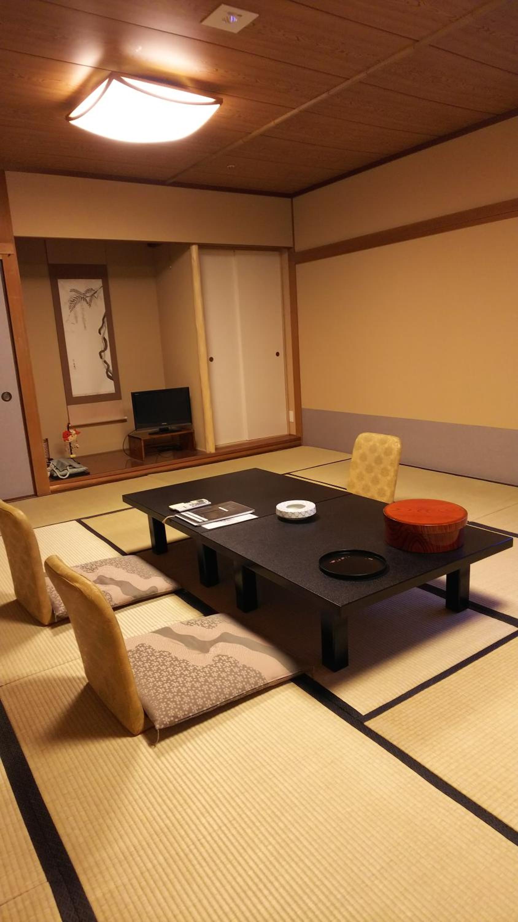 Japanese-Style Room with Semi Open-Air Bath and Small Garden photo 1
