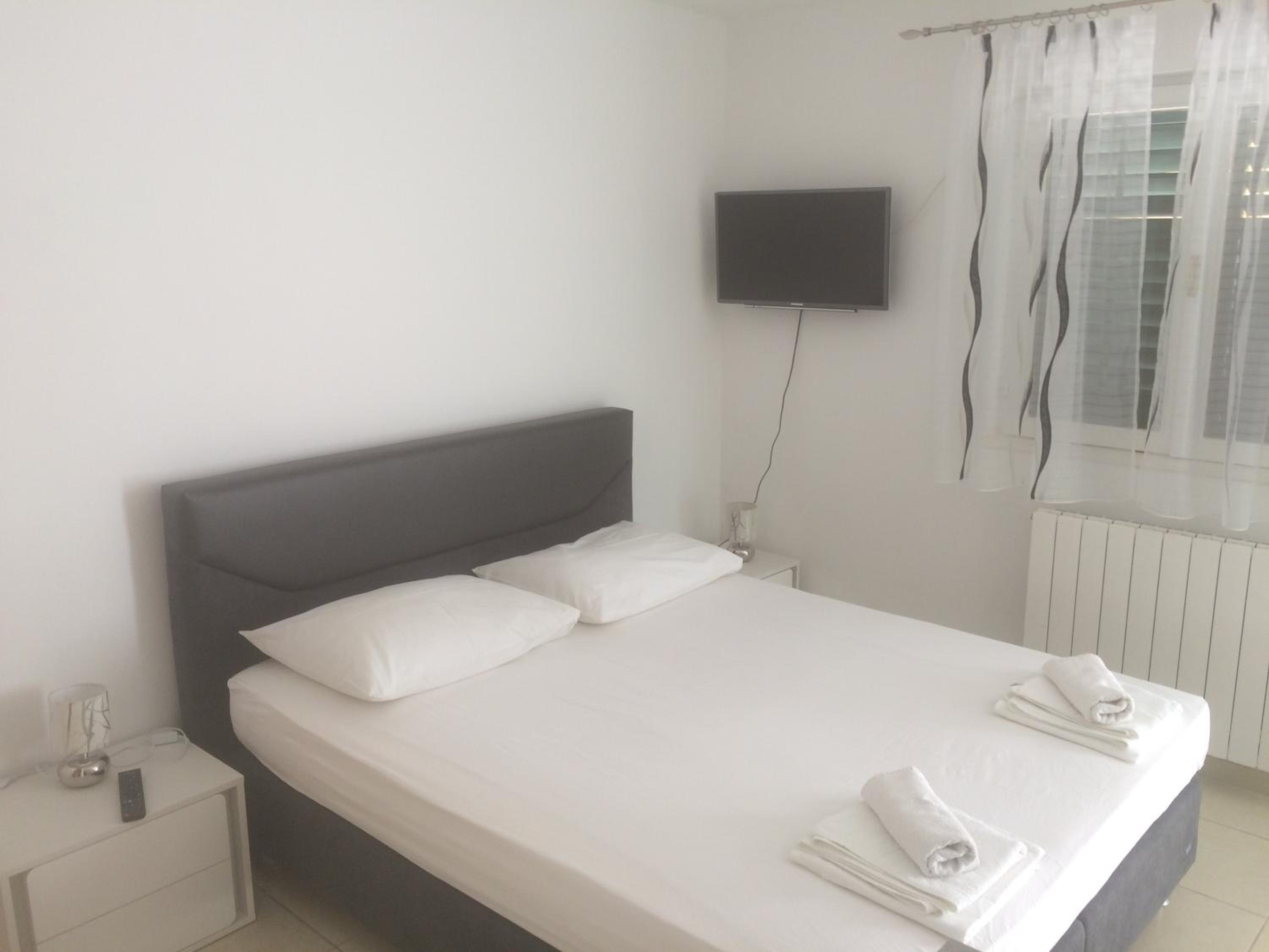 Studio Apartment with Sea View - Photo 1