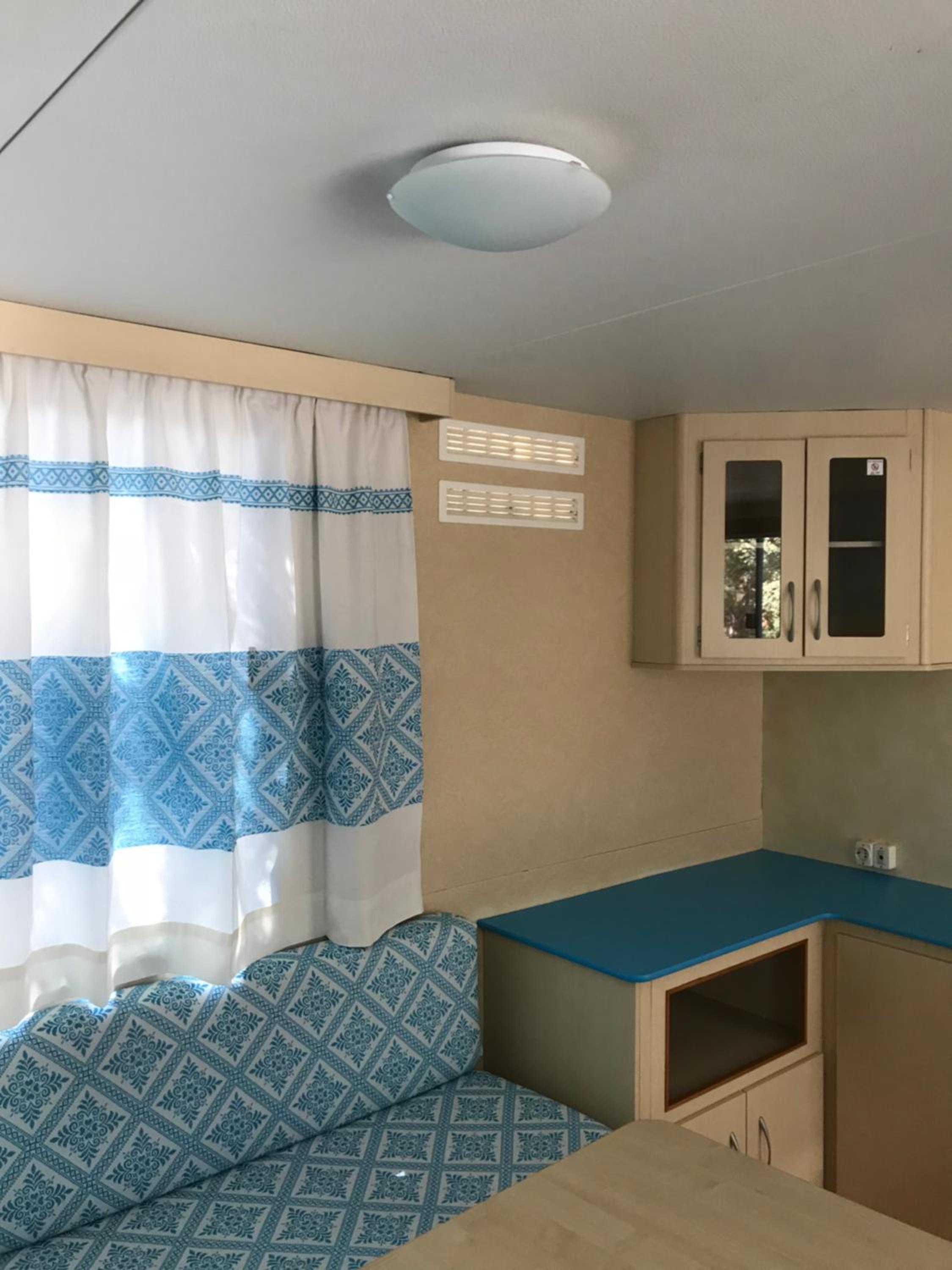 Mobile Home - Photo 5