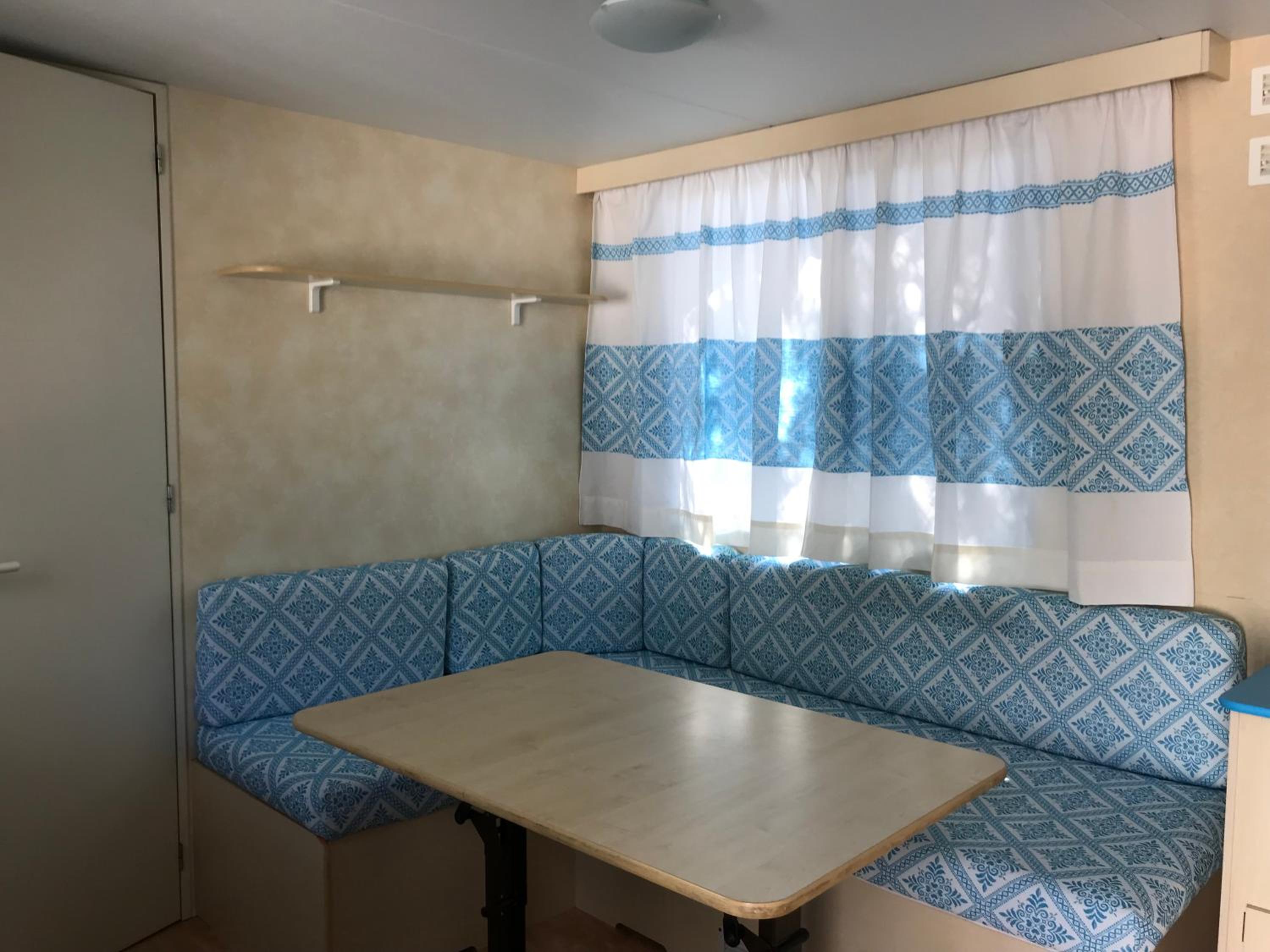 Mobile Home - Photo 2