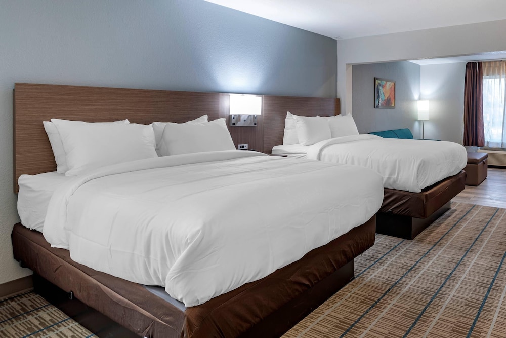 Room, 2 Queen Beds, Accessible, Non Smoking (Efficiency) - Photo 2