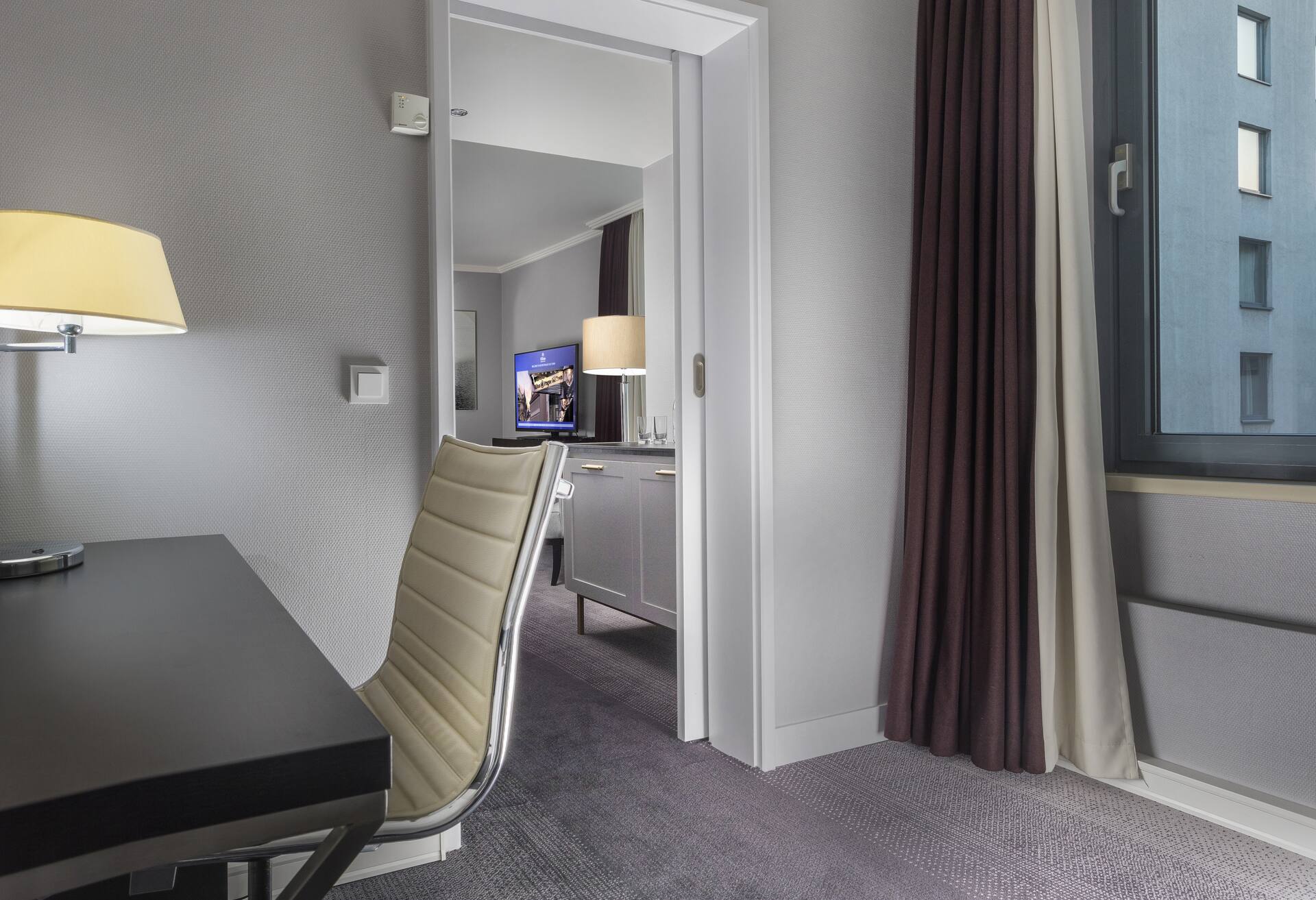 King Family Suite thumbnail 6