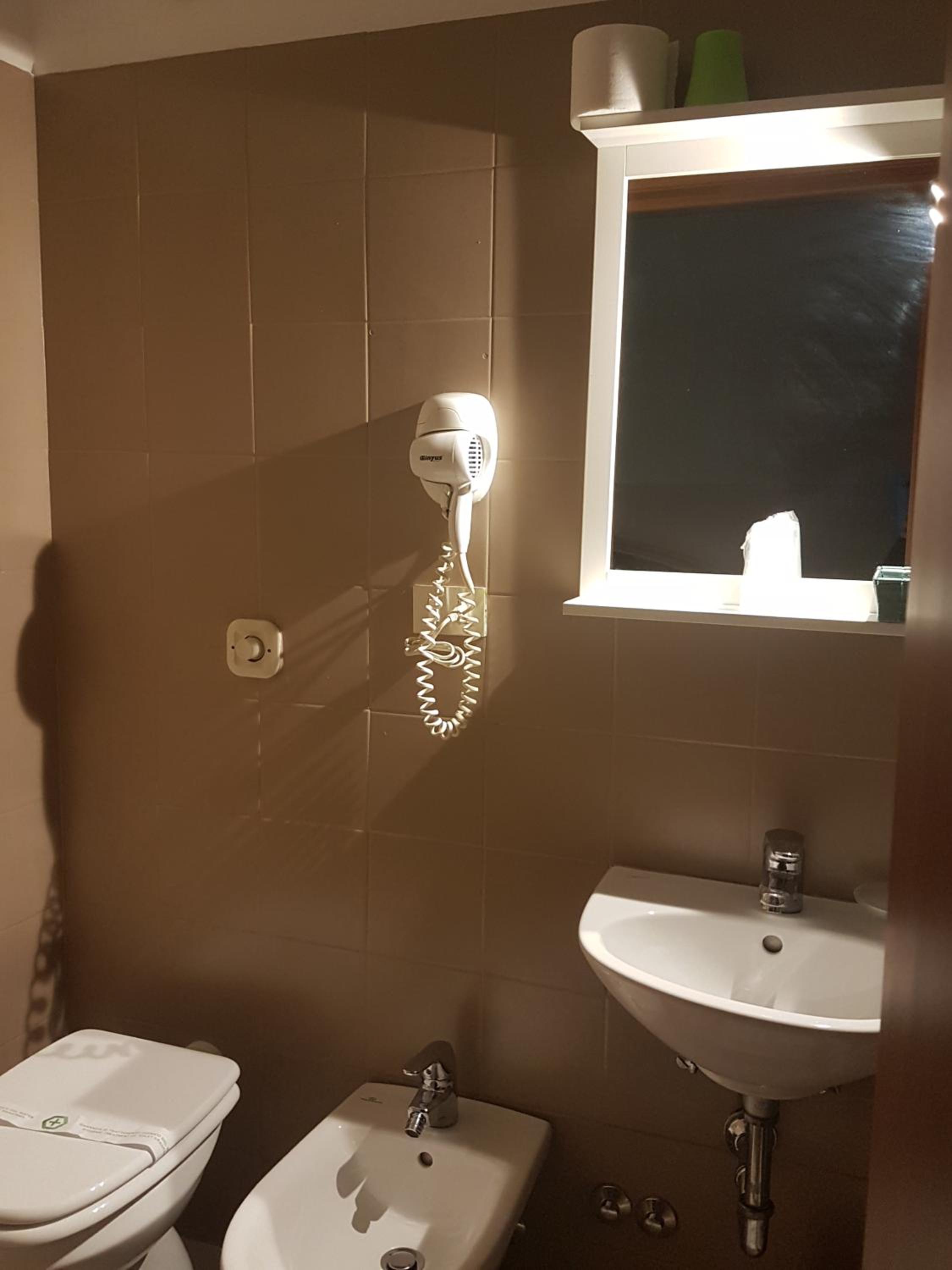 Single Room photo 3