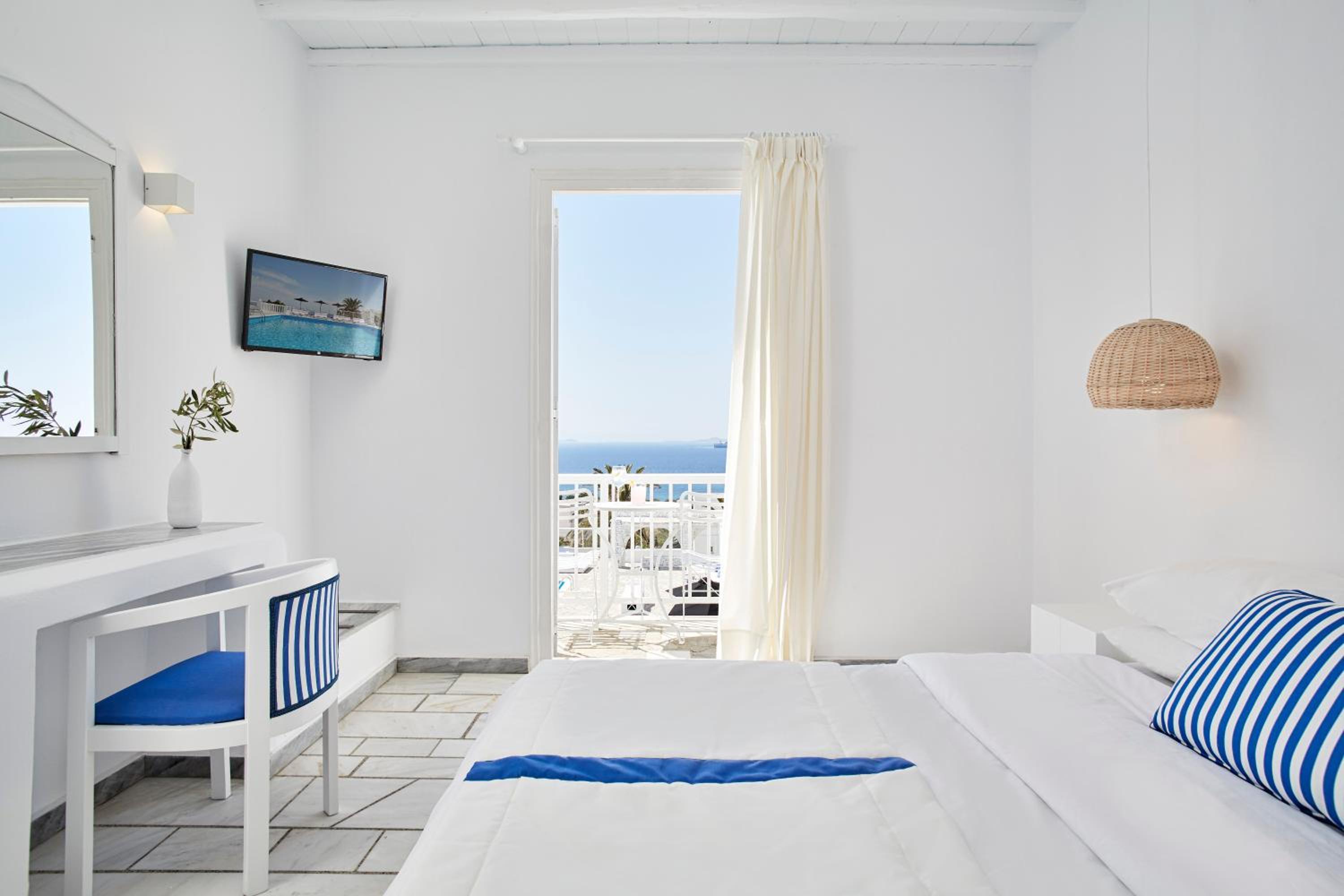 Superior Double Room with Sea View - Photo 2