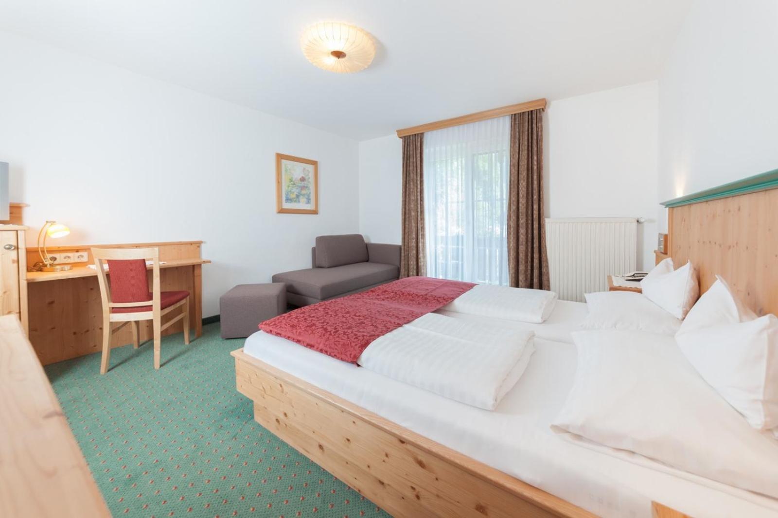 Deluxe Double Room with Balcony photo 1