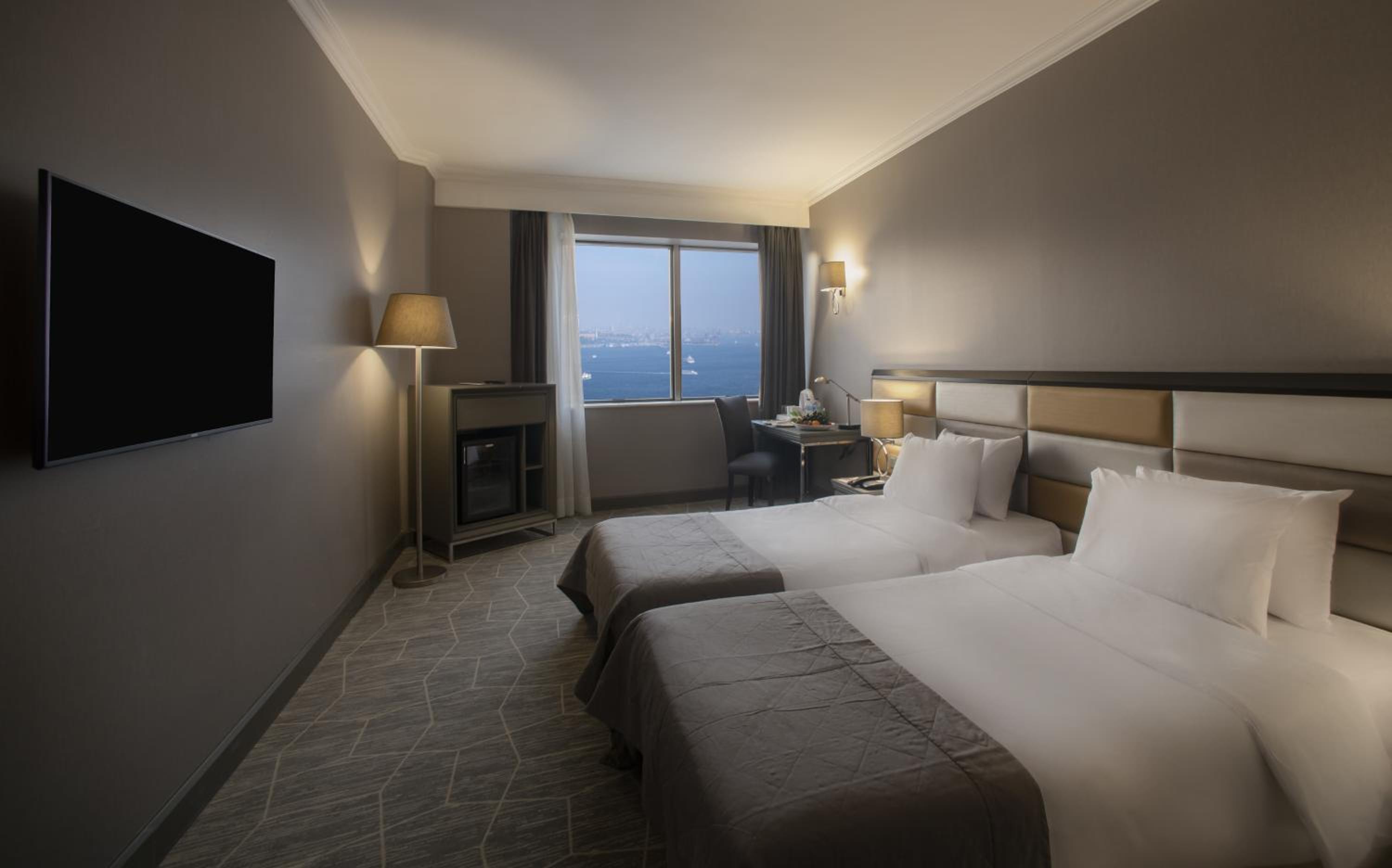 Superior Double or Twin Room with Bosphorus View photo 2