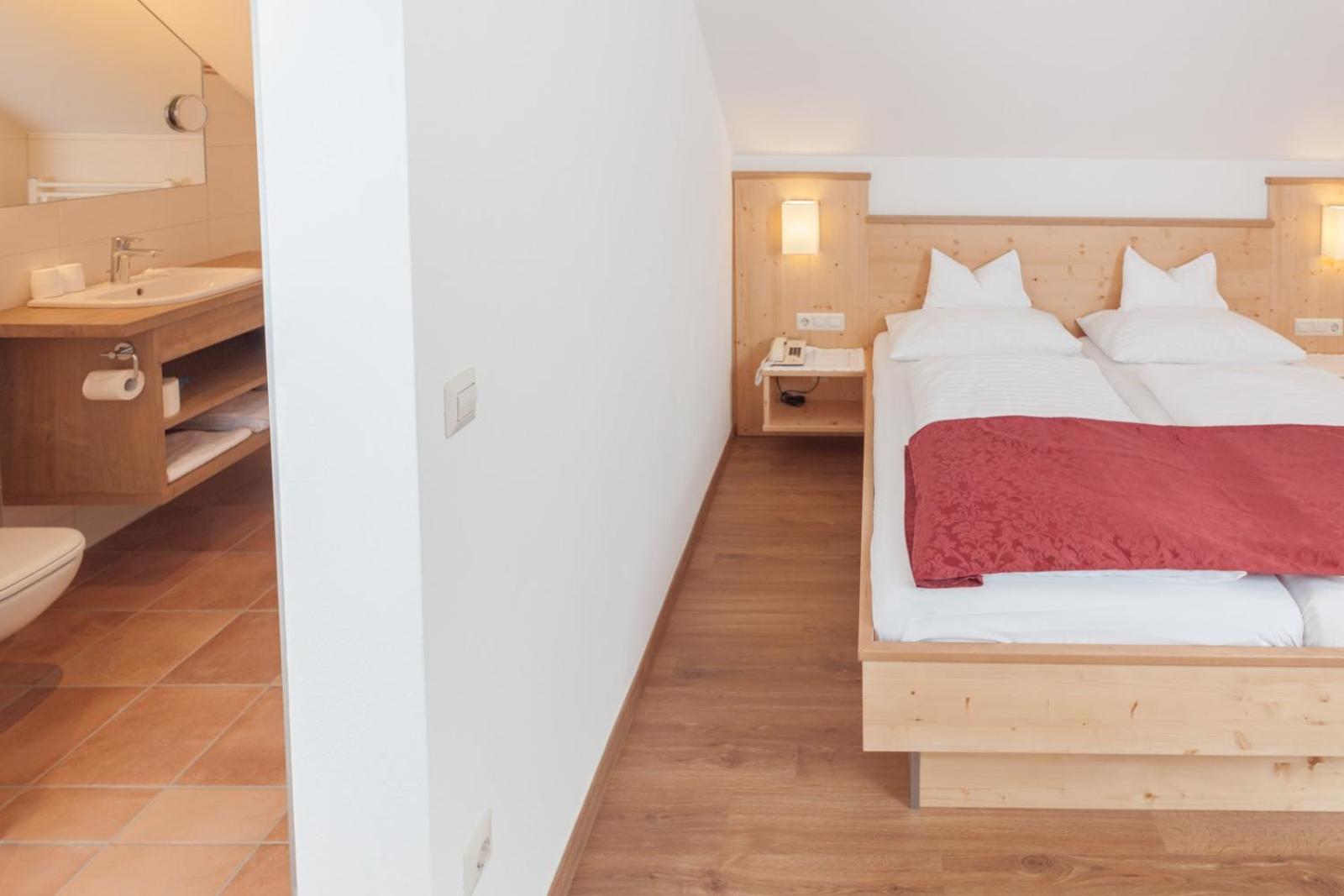 Double Room with Balcony photo 3