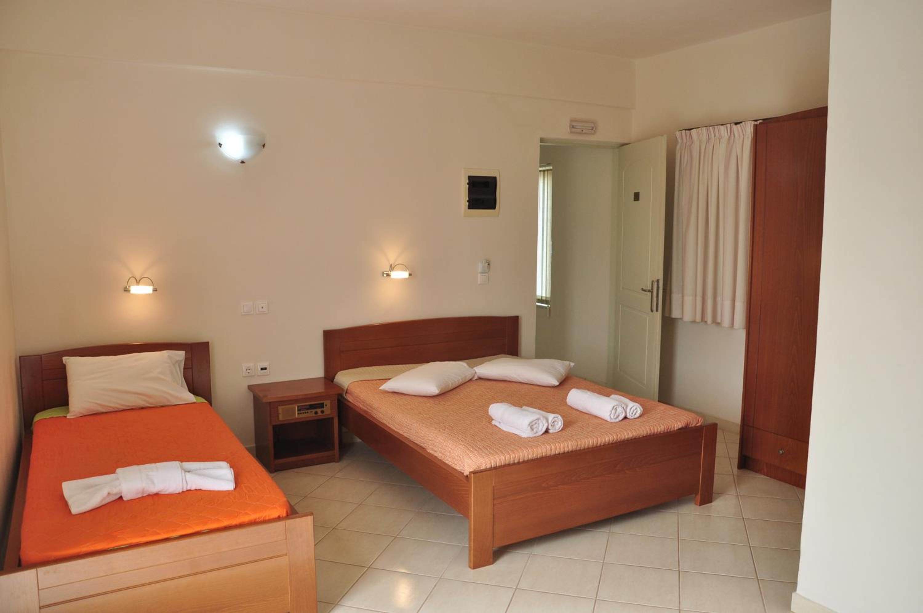 Triple Room - Photo 1