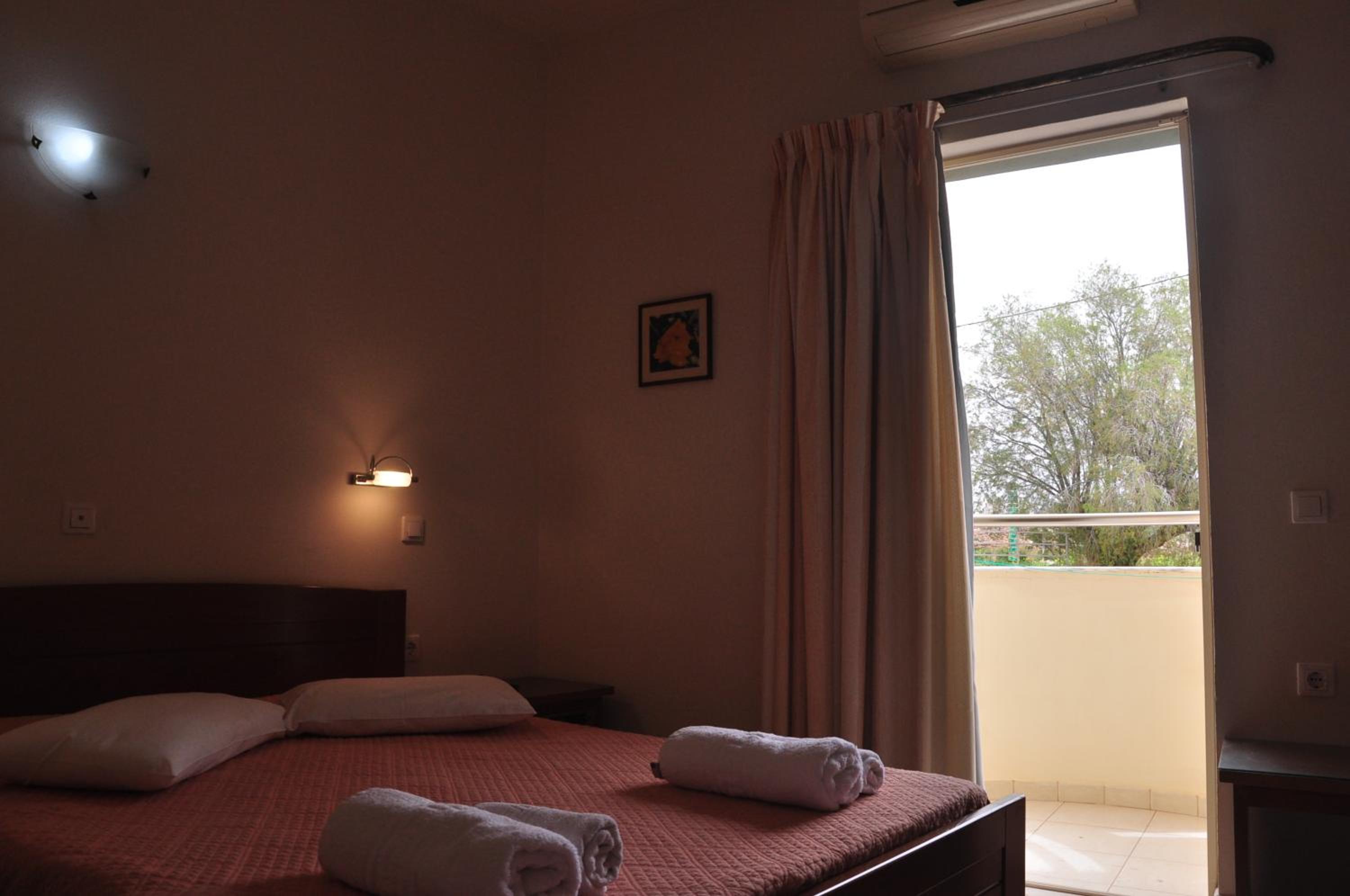 Double or Twin Room - Photo 6