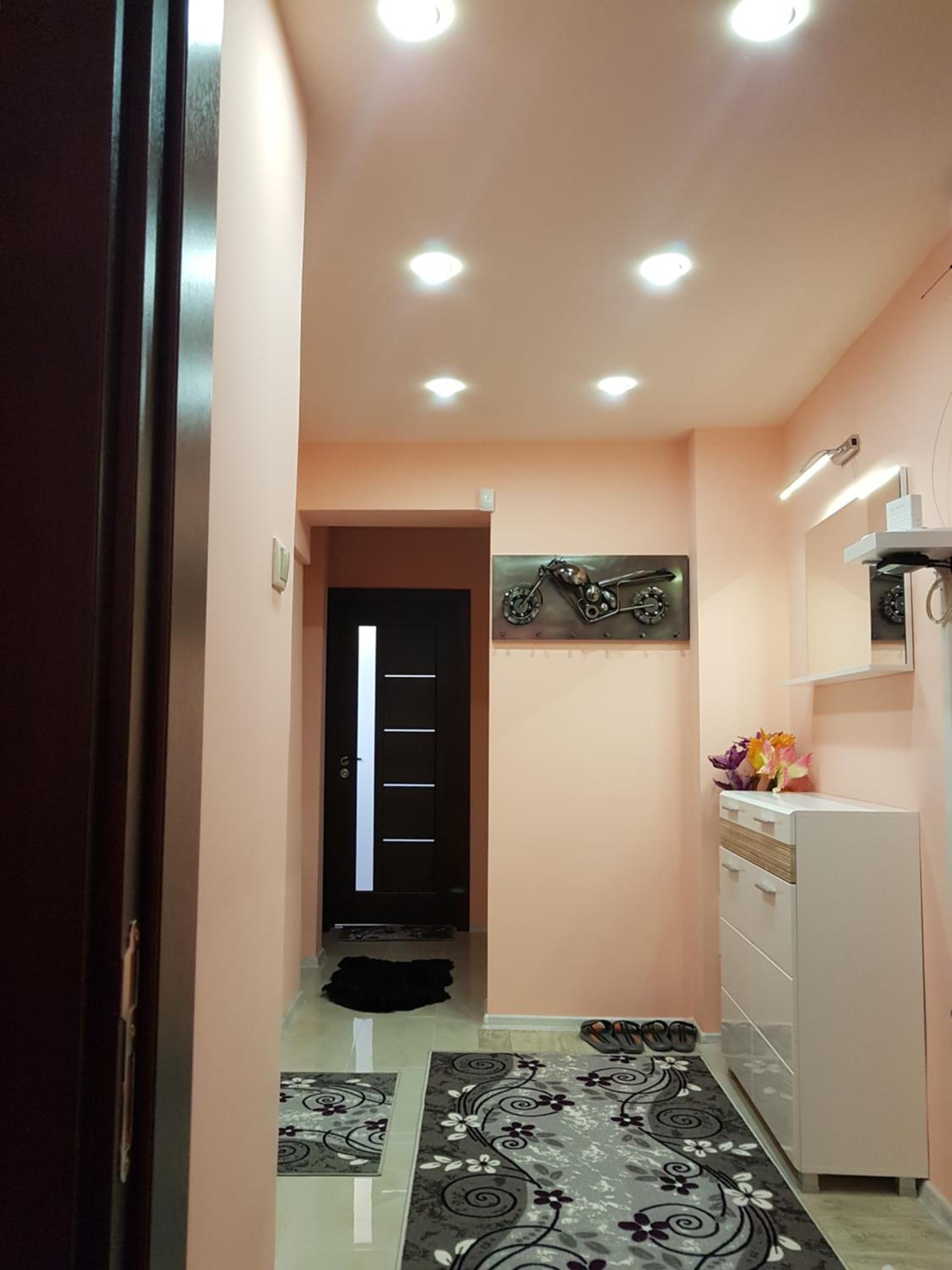 One-Bedroom Apartment - Photo 8